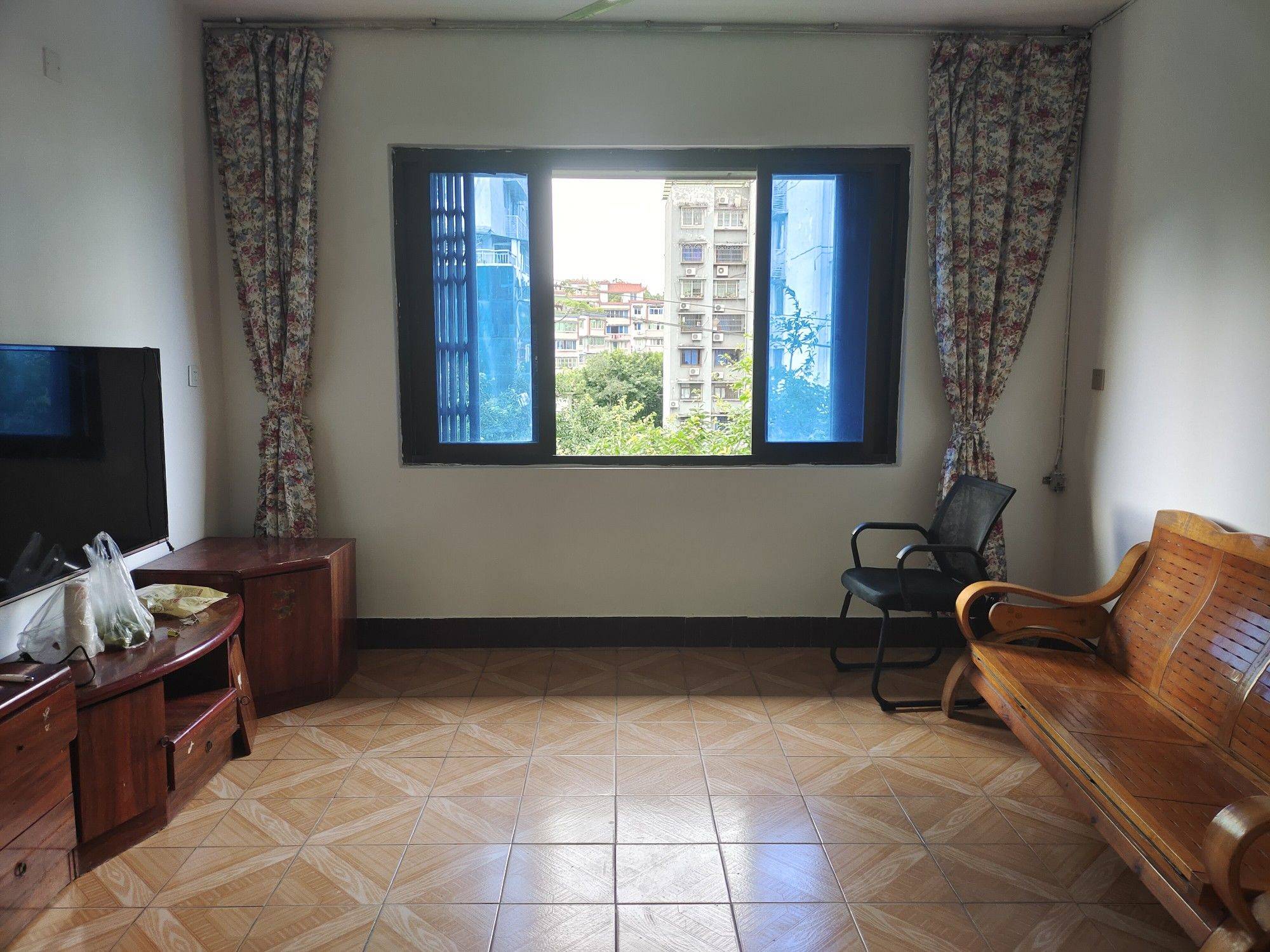Clean&Comfy-No Gender Limit-Hustle & Bustle-Pet Friendly