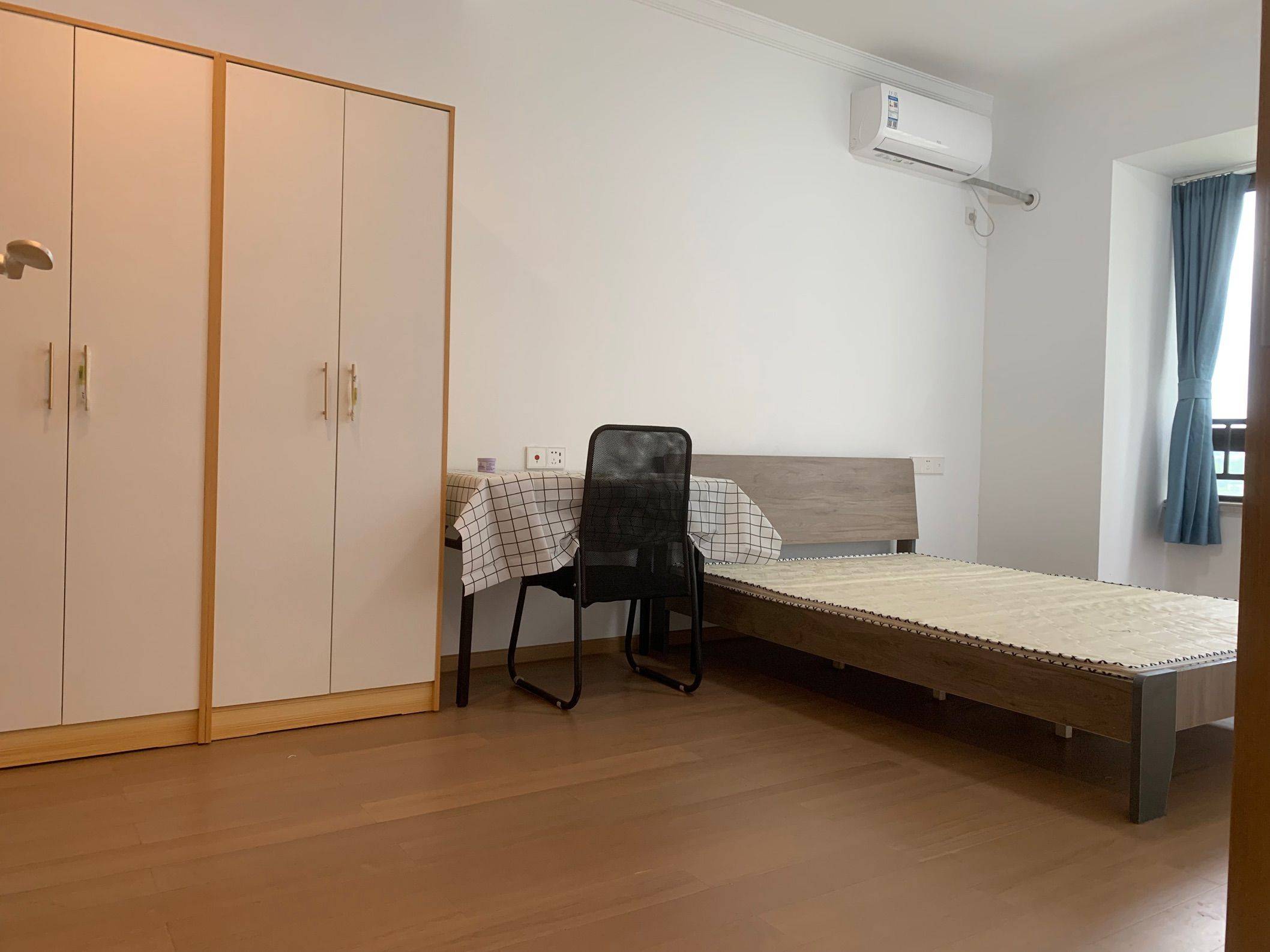 Wuhan-Jiangxia-Cozy Home,Clean&Comfy,No Gender Limit,Hustle & Bustle,“Friends”,Chilled