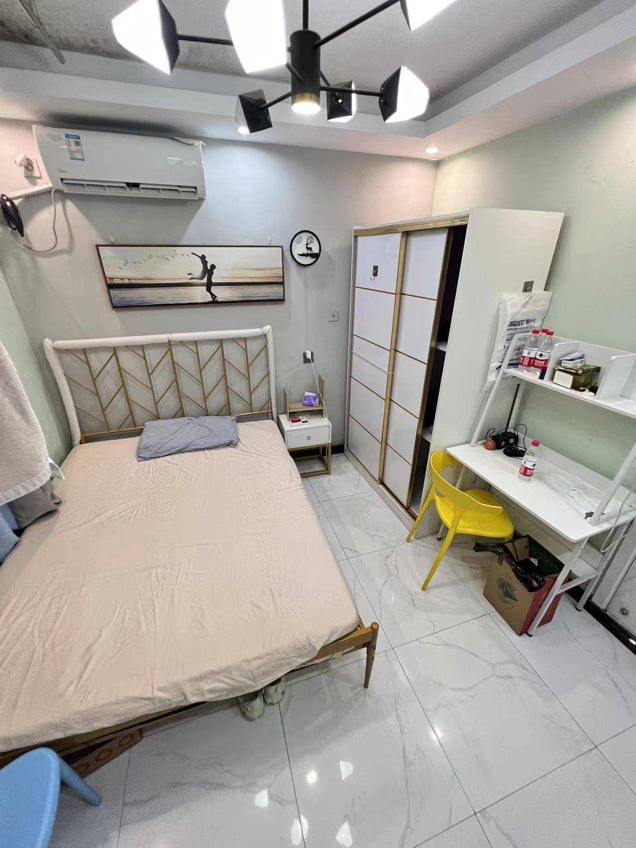 Shanghai-Pudong-Cozy Home,Clean&Comfy,No Gender Limit,Hustle & Bustle,“Friends”,Chilled,LGBTQ Friendly
