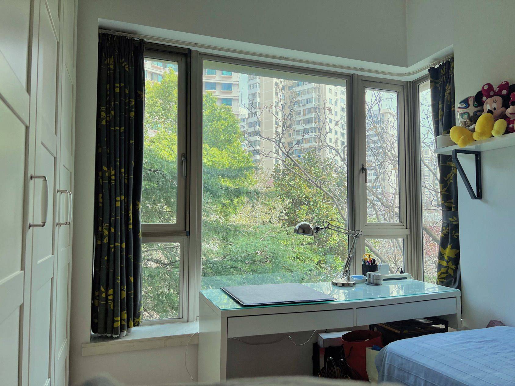 Shanghai-Xuhui-No Gender Limit,Hustle & Bustle,Chilled,Pet Friendly
