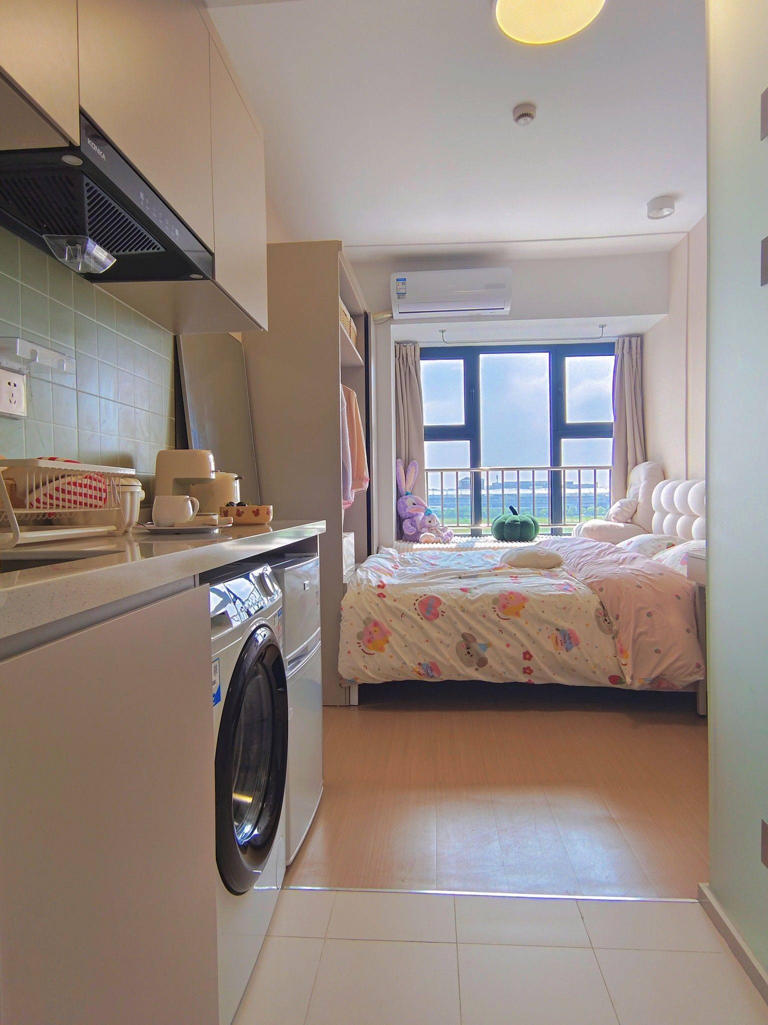 Shanghai-Pudong-公用水电气免费,地铁近,冬暖夏凉,单独洗衣机,Cozy Home,Clean&Comfy,No Gender Limit,Chilled