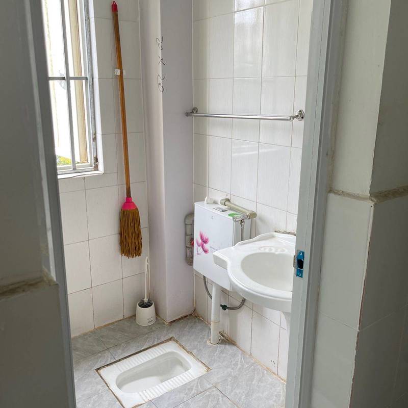 Chengdu-Shuangliu-Clean&Comfy,No Gender Limit,Hustle & Bustle