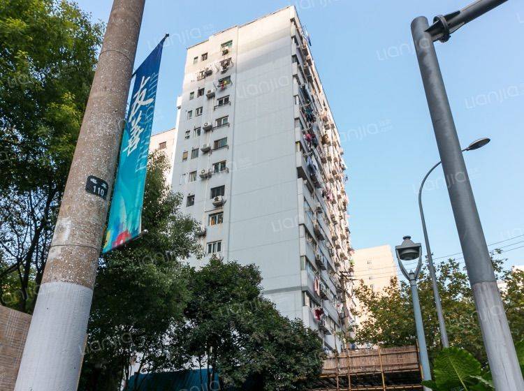 上海-靜安-👯‍♀️,长寿路,转租,交通方便,二室一厅,2号线,13号线,胶州路,民水民电,7号线,延平路,主卧朝南带阳台,长/短租,昌平路,恒森广场,🏠,LGBTQ友好