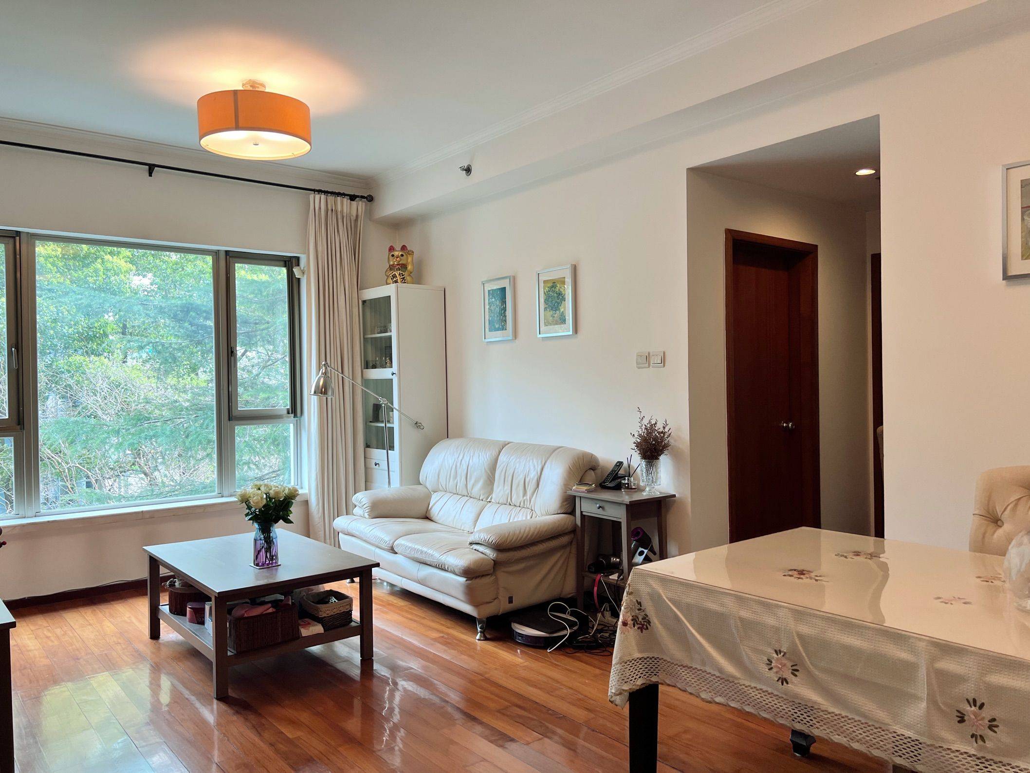 Shanghai-Xuhui-No Gender Limit,Hustle & Bustle,Chilled,Pet Friendly