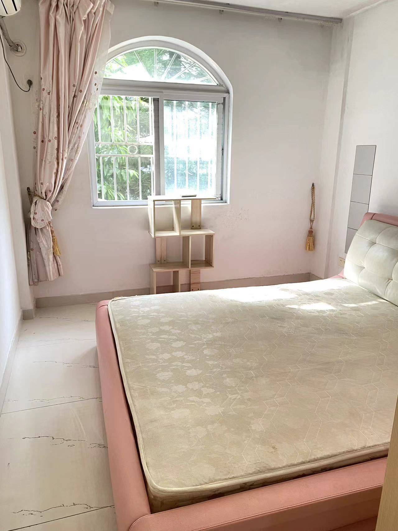 Shenzhen-Luohu-地铁口旁,👯‍♀️,Pet Friendly,Cozy Home,Clean&Comfy,No Gender Limit,“Friends”,Chilled