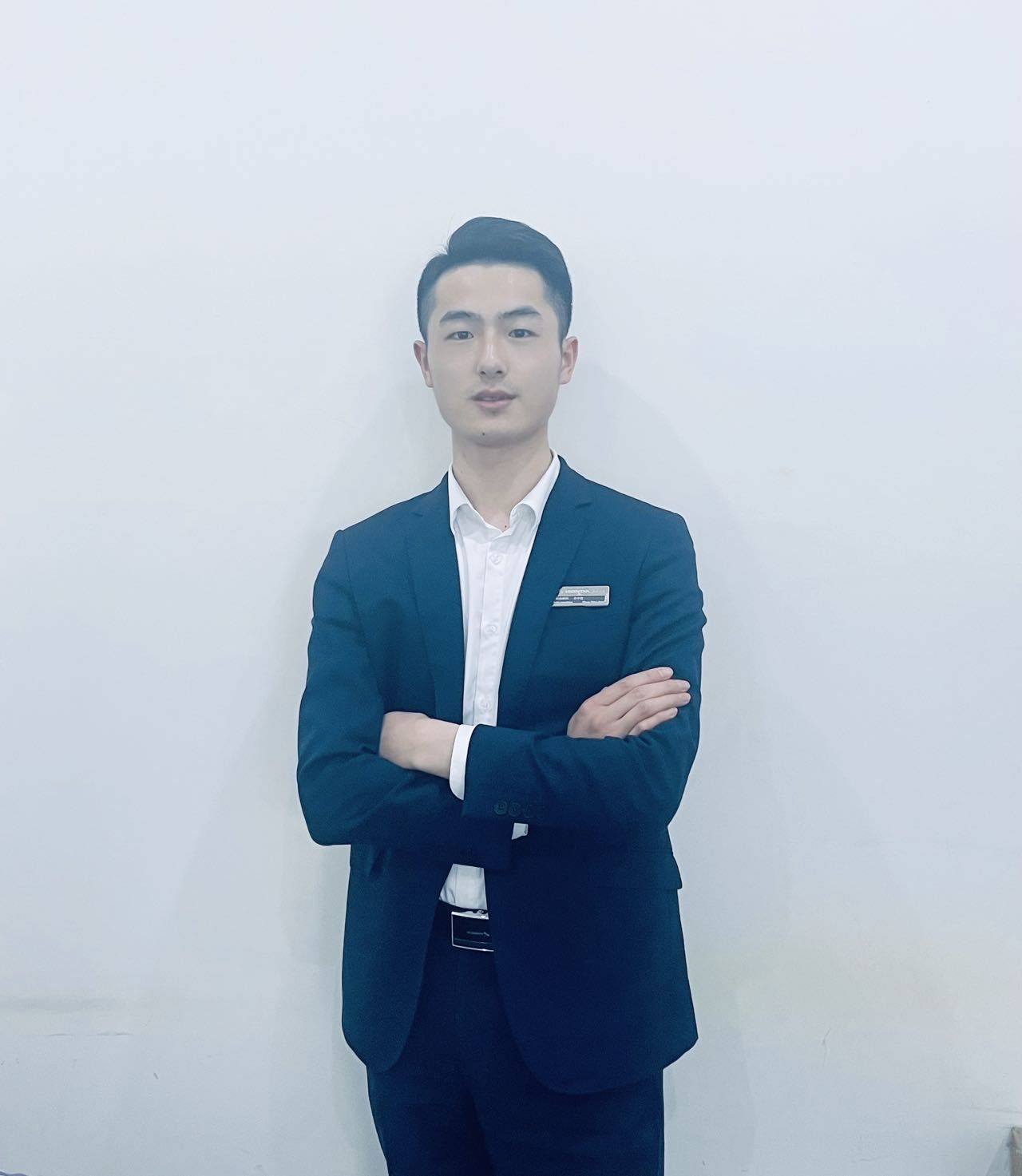 黑色礼服