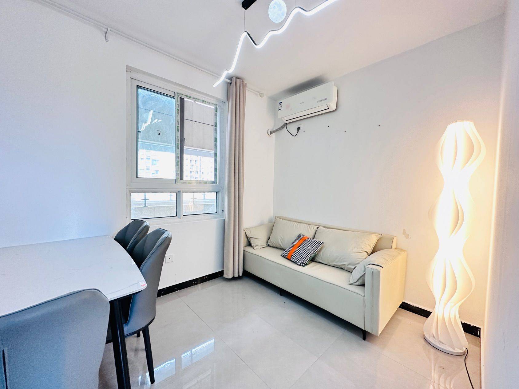 Nanjing-Pukou-Cozy Home,Clean&Comfy,No Gender Limit,Hustle & Bustle,“Friends”,Chilled