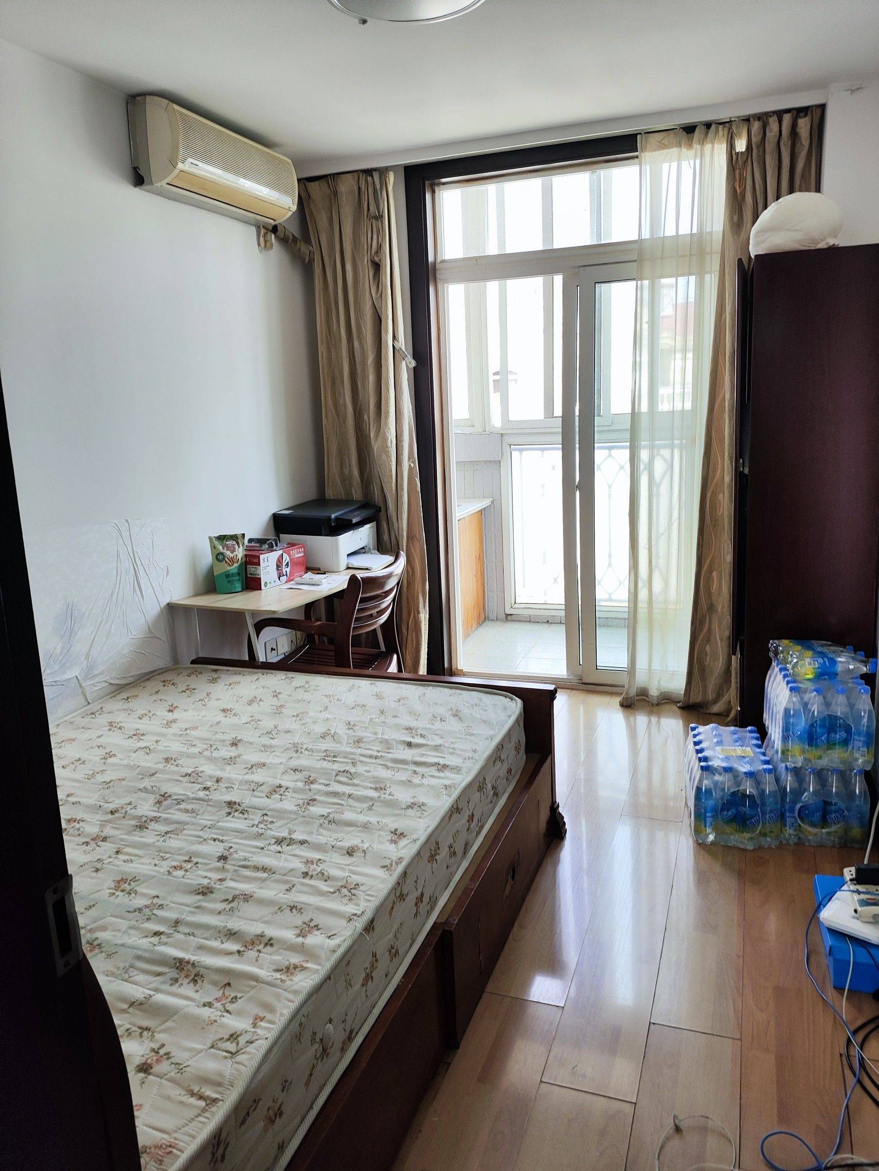 Shanghai-Pudong-No Gender Limit,Pet Friendly