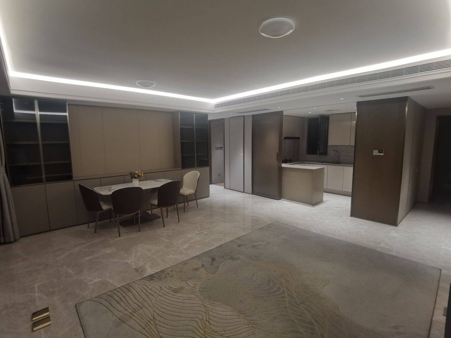 Shanghai-Pudong-Cozy Home,Clean&Comfy,No Gender Limit,Hustle & Bustle,“Friends”,Chilled,LGBTQ Friendly,Pet Friendly