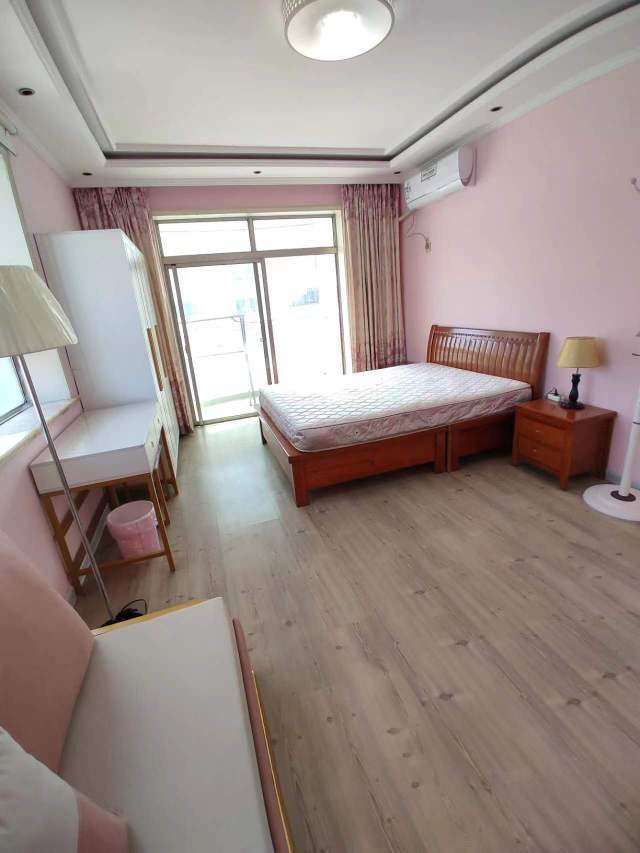 Qingdao-Shinan-Cozy Home,Clean&Comfy,No Gender Limit,Hustle & Bustle,Pet Friendly