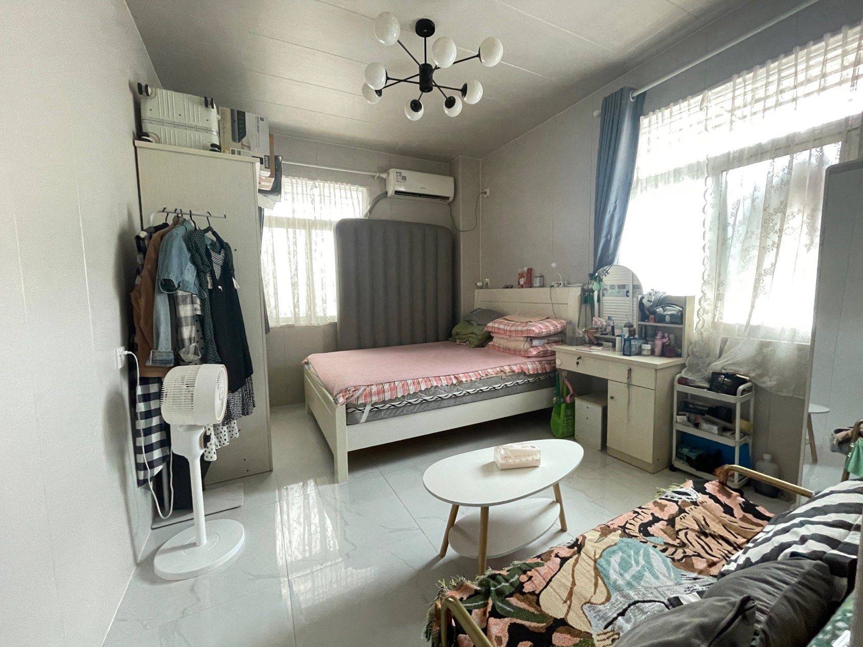 Shenzhen-Futian-Cozy Home,Clean&Comfy,No Gender Limit,Hustle & Bustle,“Friends”,Chilled,LGBTQ Friendly,Pet Friendly