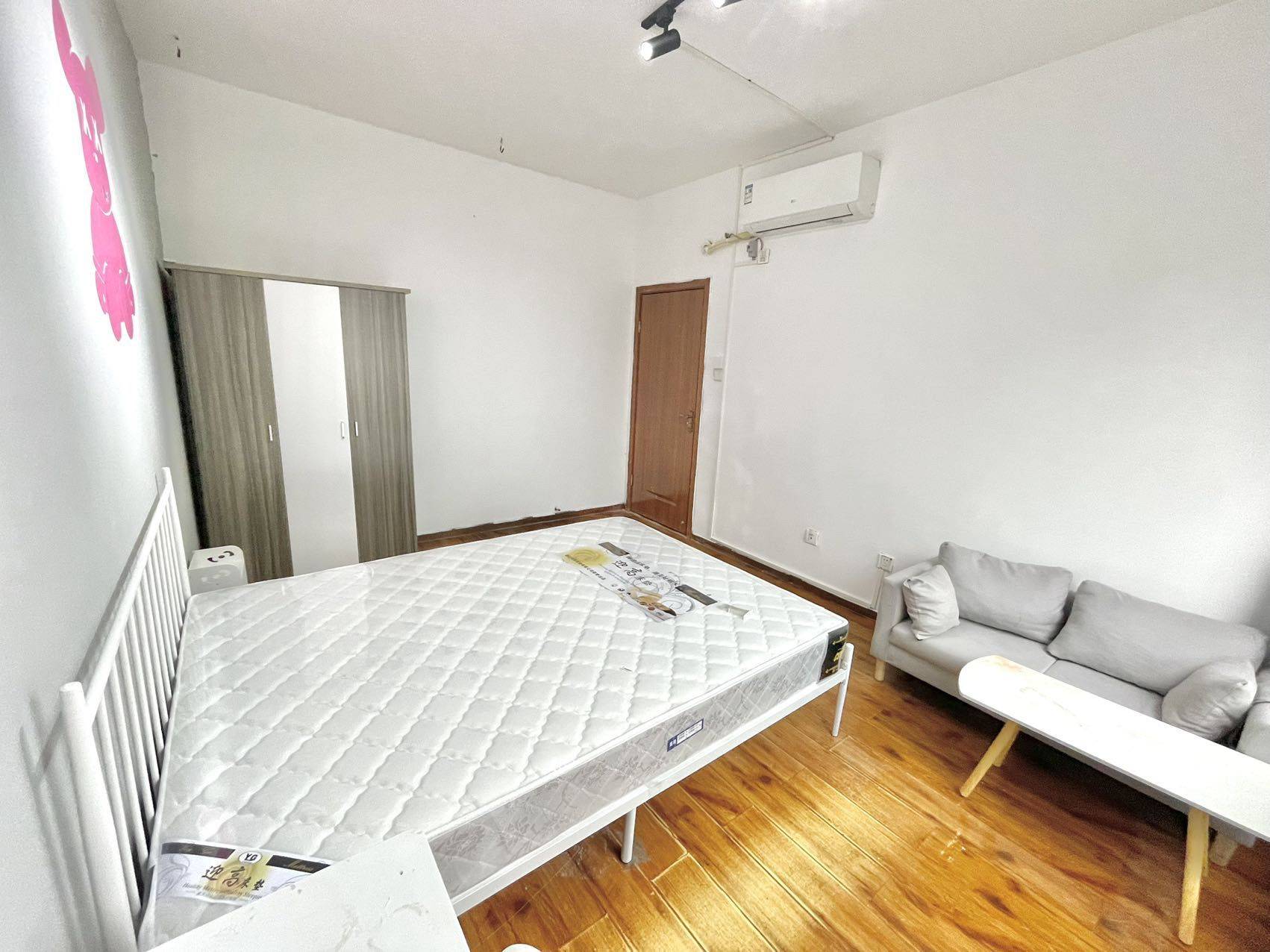 Chongqing-Yuzhong-Long & Short Term,Shared Apartment