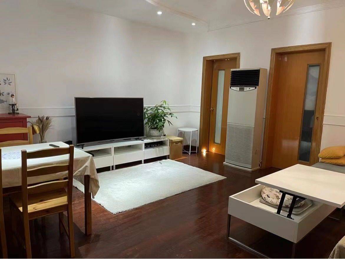 Shanghai-Changning-Cozy Home,Clean&Comfy,No Gender Limit,Hustle & Bustle,“Friends”,Chilled,Pet Friendly