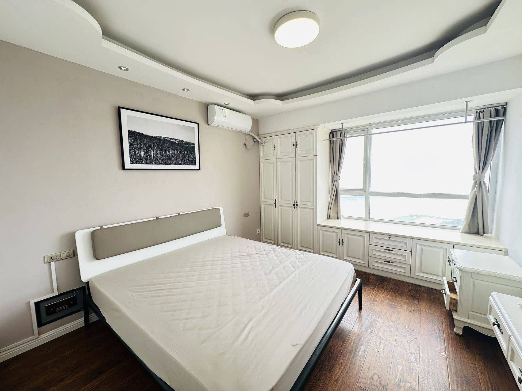 Wuhan-Hongshan-Cozy Home,Clean&Comfy,No Gender Limit,Hustle & Bustle