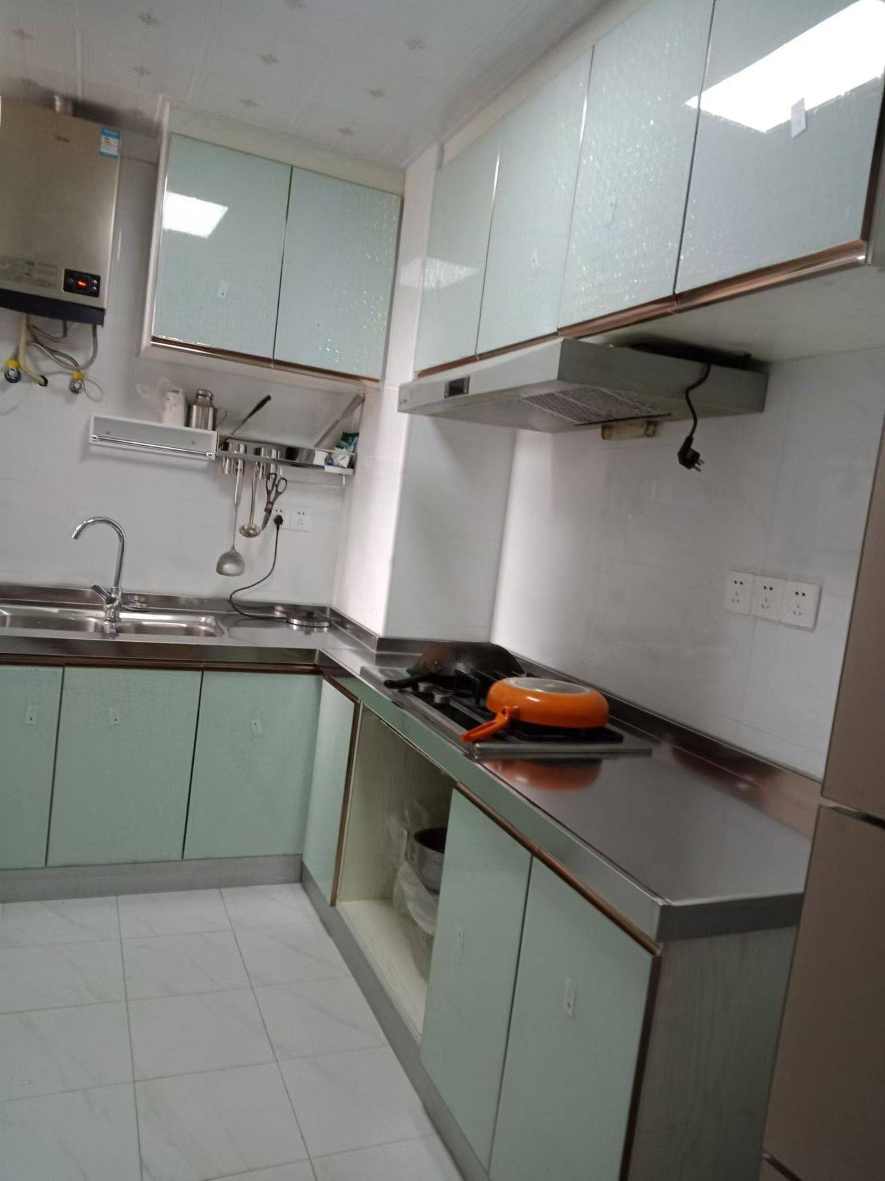 Wuhan-Hongshan-Cozy Home,Clean&Comfy,No Gender Limit,Hustle & Bustle