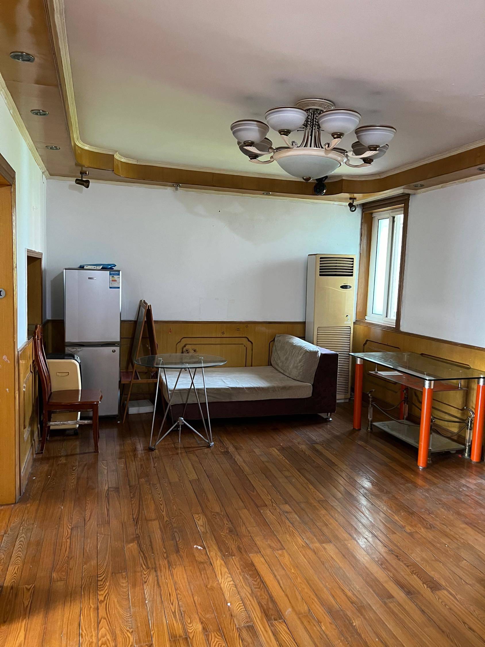 Shanghai-Pudong-Cozy Home,Clean&Comfy,No Gender Limit,Hustle & Bustle,“Friends”,Chilled,LGBTQ Friendly,Pet Friendly