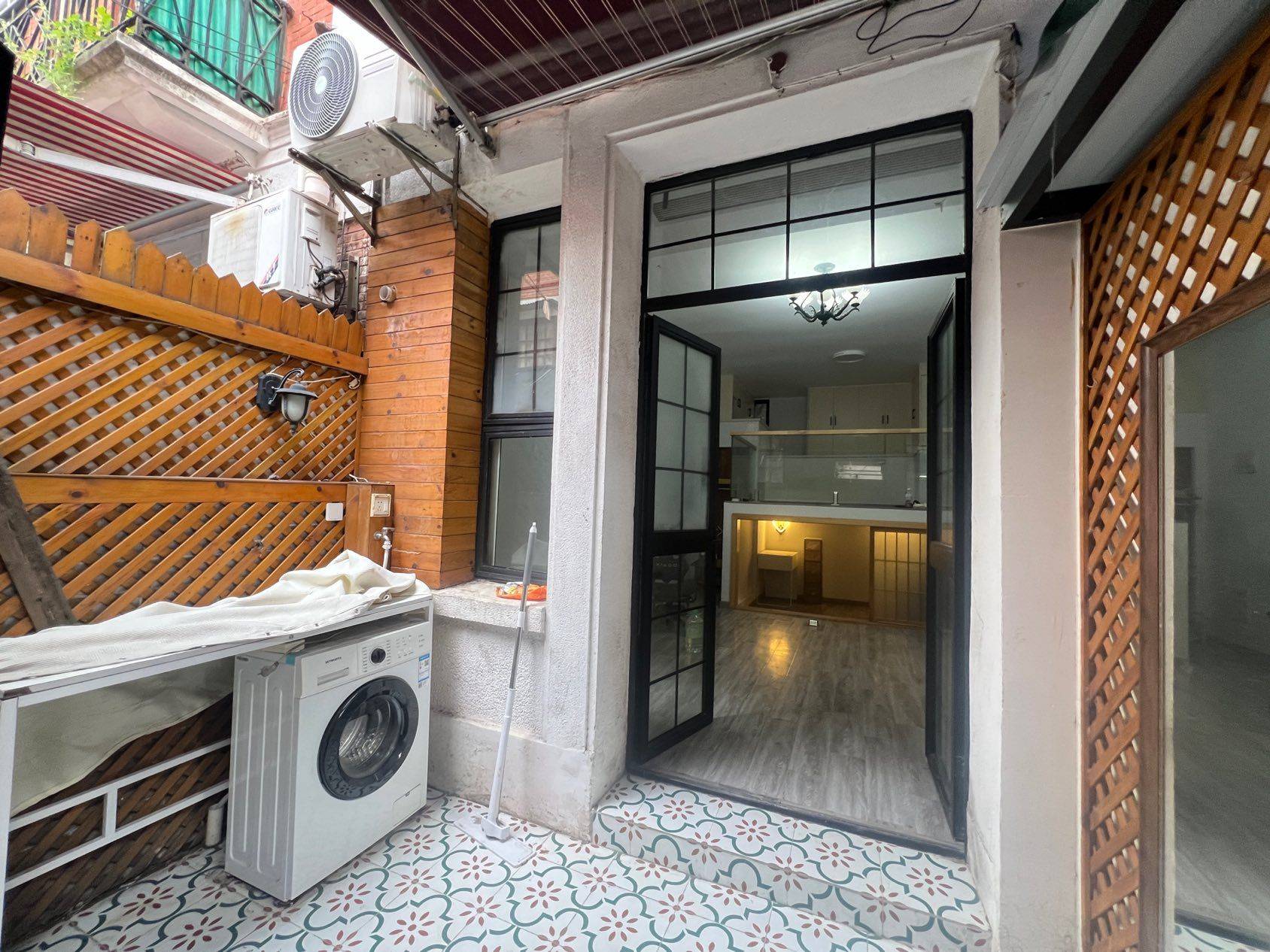 Shanghai-Jing‘An-Cozy Home,Clean&Comfy,No Gender Limit,Hustle & Bustle,Pet Friendly