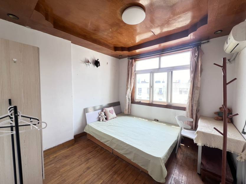 Qingdao-Shinan-Cozy Home,Clean&Comfy,No Gender Limit,Hustle & Bustle,“Friends”,Chilled