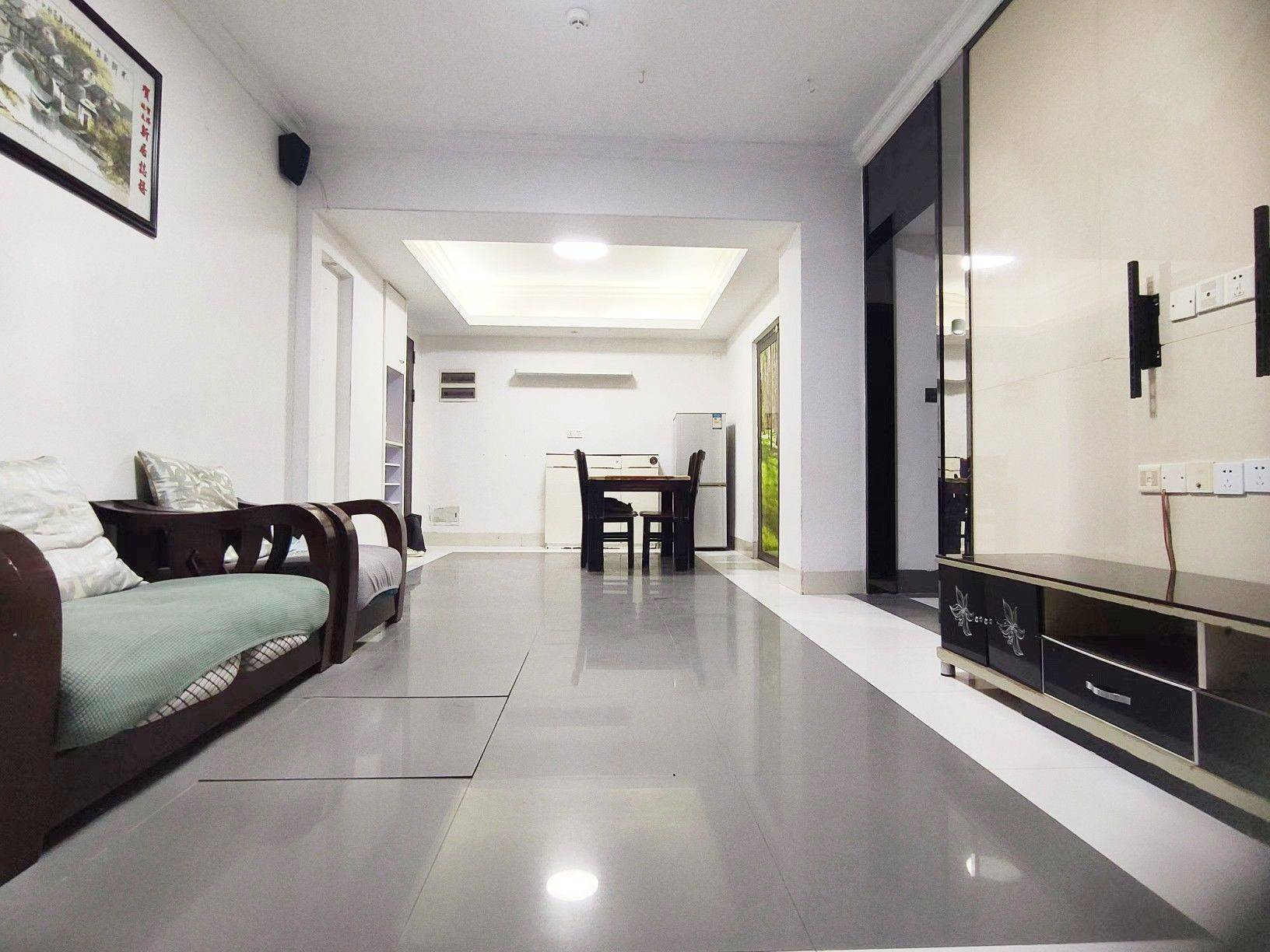 Guangzhou-Baiyun-Clean&Comfy,No Gender Limit,Pet Friendly