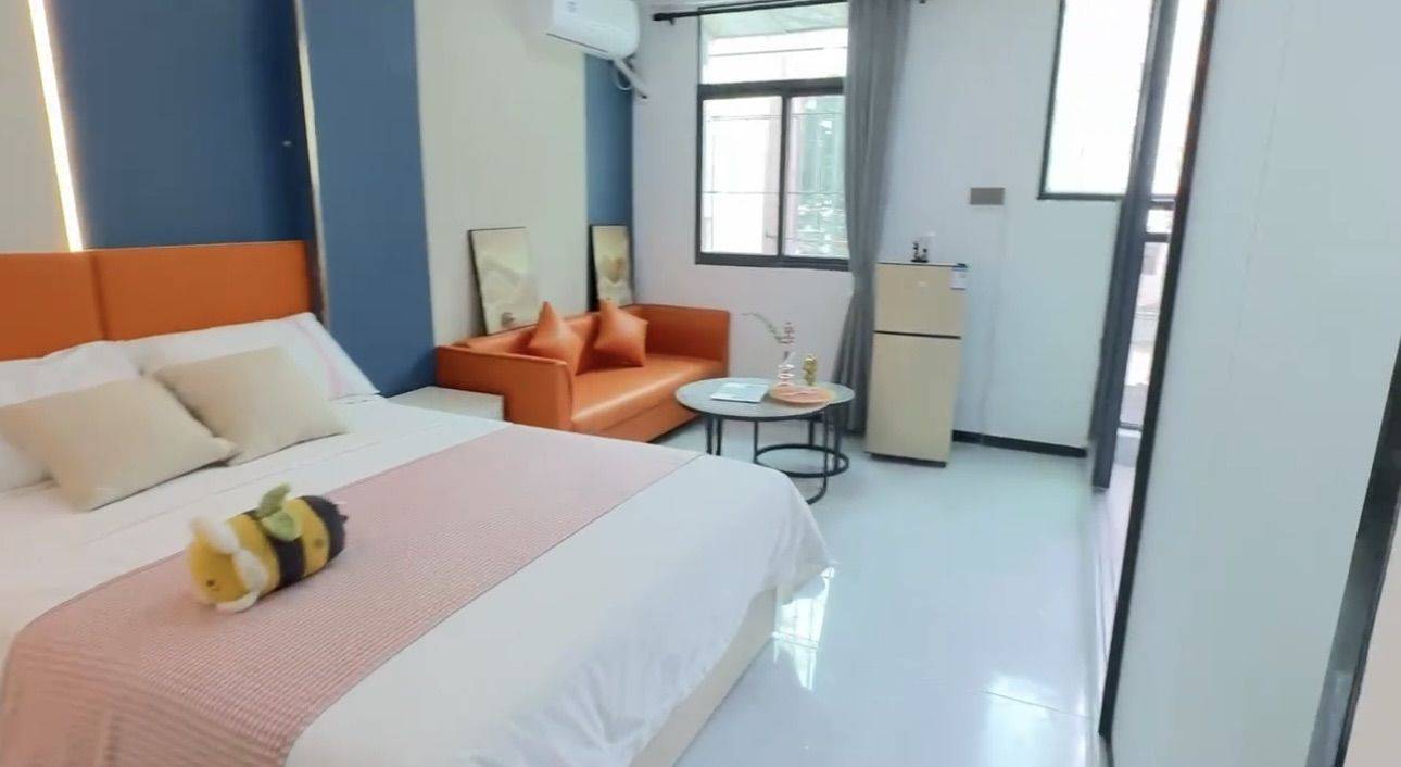 Shenzhen-Longgang-Cozy Home,Clean&Comfy,No Gender Limit,Hustle & Bustle,“Friends”,Chilled,LGBTQ Friendly,Pet Friendly