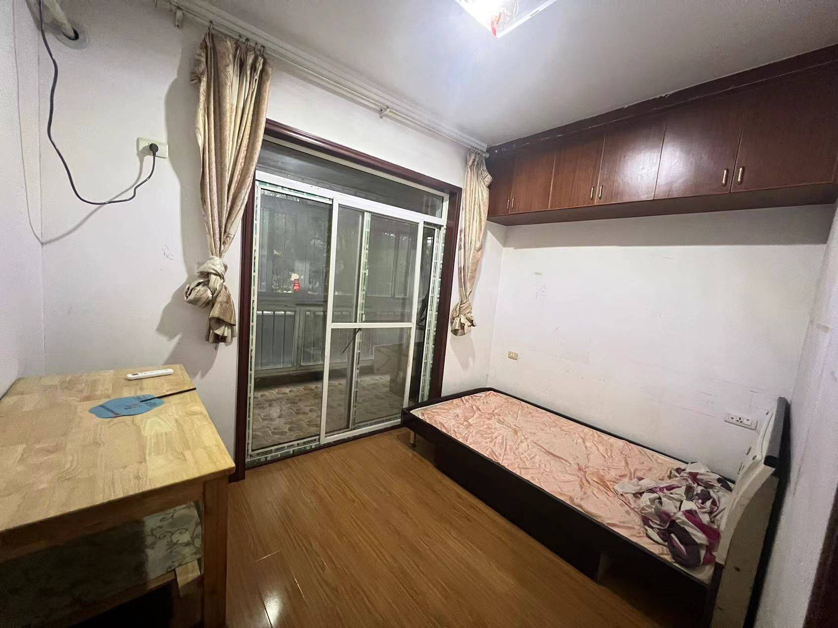 Wuhan-Jianghan-Cozy Home,Clean&Comfy,No Gender Limit,Hustle & Bustle,“Friends”,Chilled