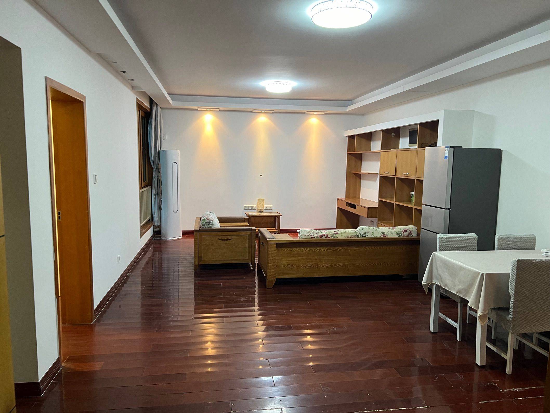 Nanjing-Xuanwu-Clean&Comfy,Chilled,Pet Friendly