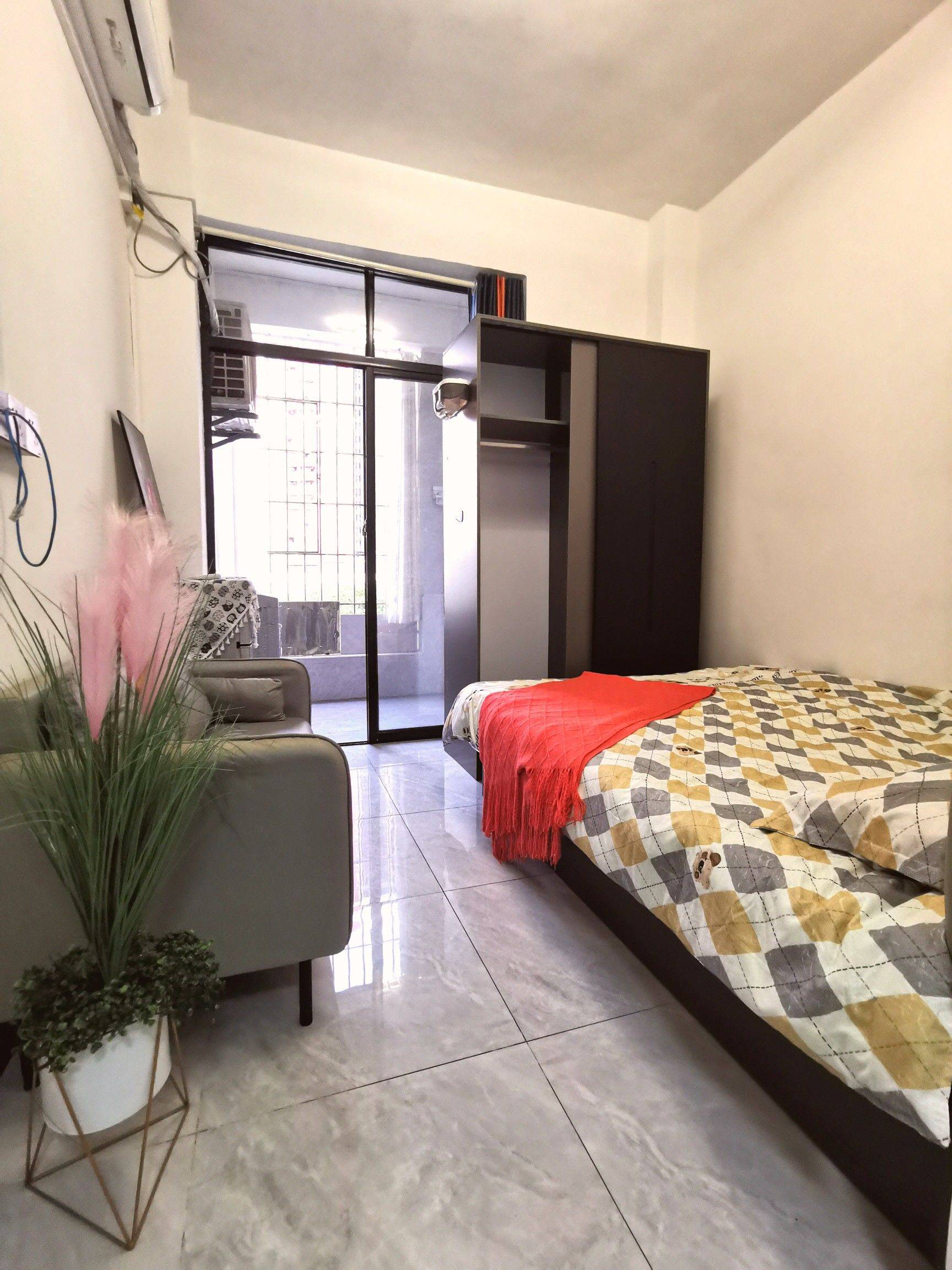 Guangzhou-Baiyun-Clean&Comfy,No Gender Limit,Pet Friendly