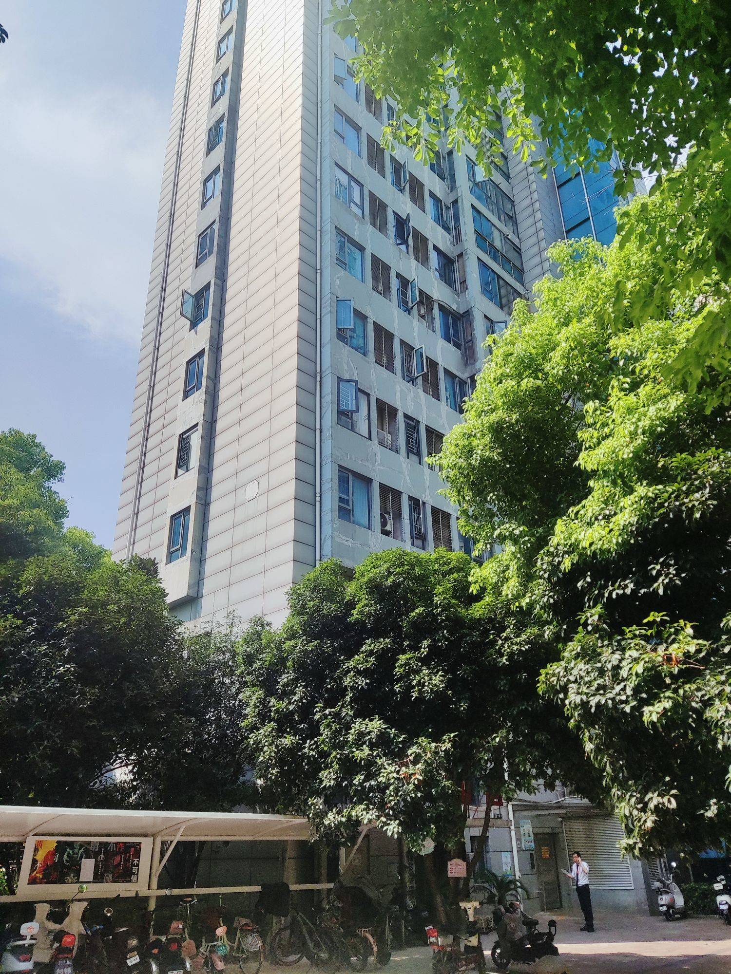 Wuhan-Hongshan-Cozy Home,Clean&Comfy,No Gender Limit,Hustle & Bustle,“Friends”,Chilled,LGBTQ Friendly,Pet Friendly