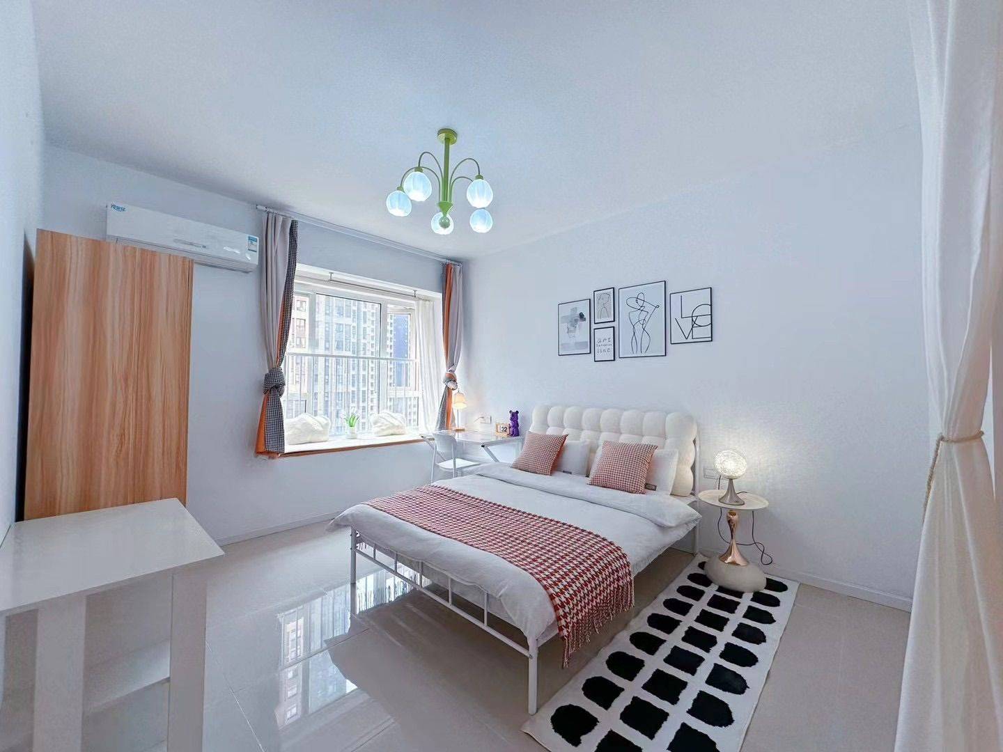 Wuhan-Hongshan-Cozy Home,Clean&Comfy,No Gender Limit,Hustle & Bustle