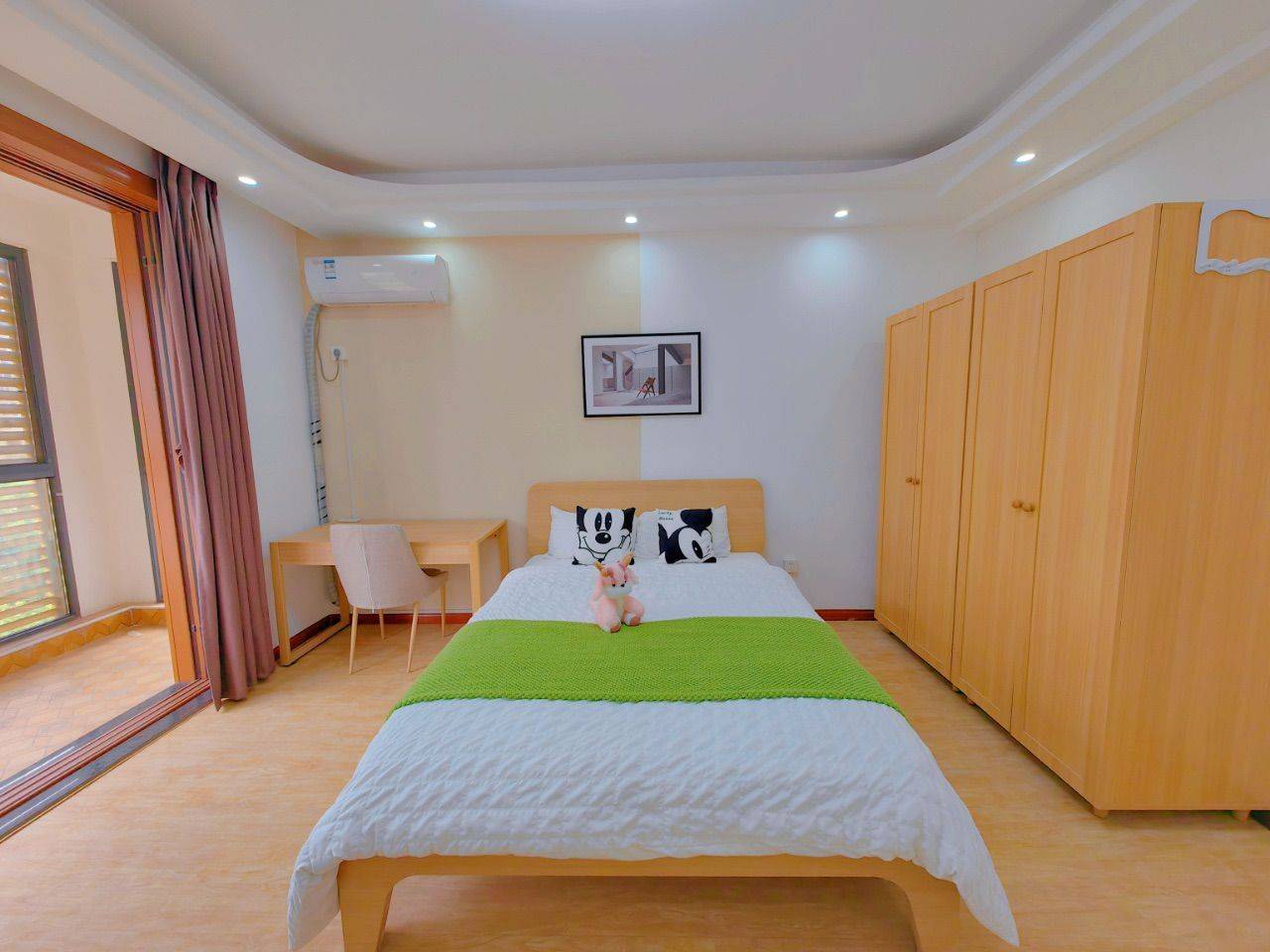 Wuhan-Hongshan-Cozy Home,Clean&Comfy,No Gender Limit,Hustle & Bustle