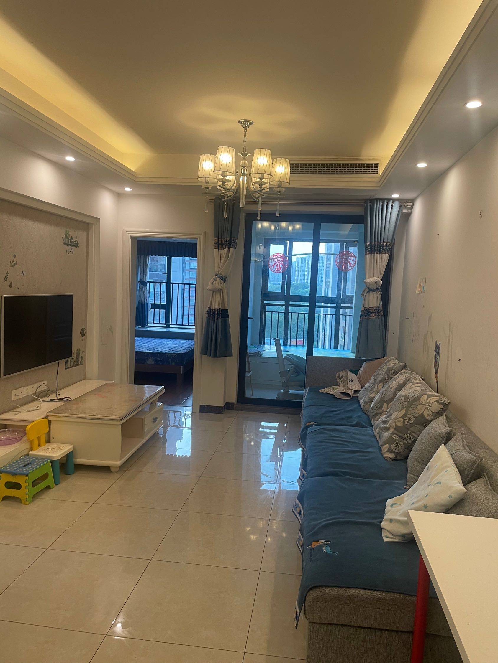 蓝天白云整租房源1