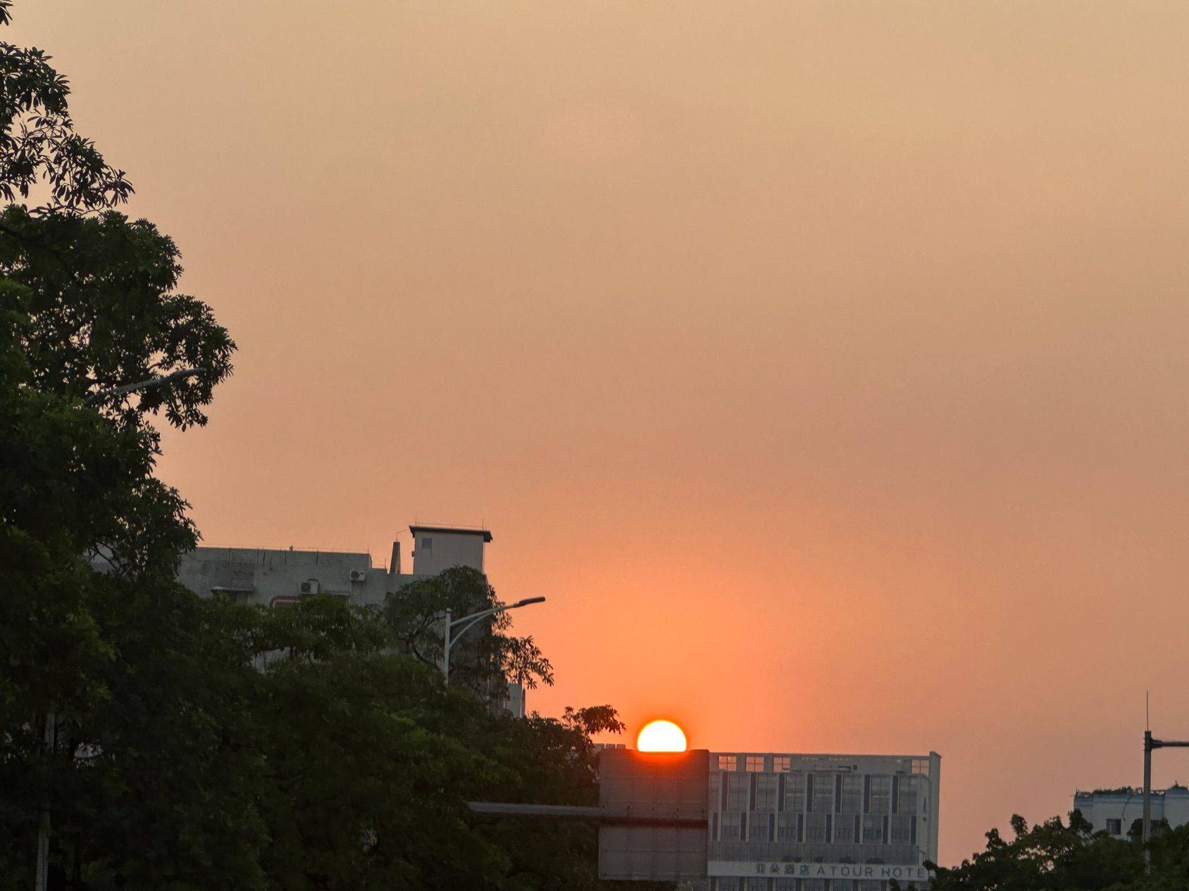 Guangzhou-Baiyun-主打的就是一个性价比