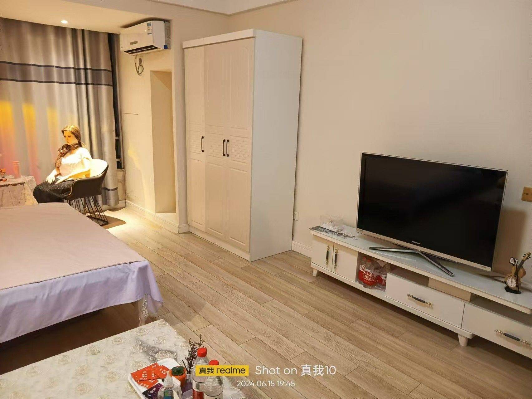 Qingdao-Huangdao-Cozy Home,Clean&Comfy,No Gender Limit,Hustle & Bustle,Chilled