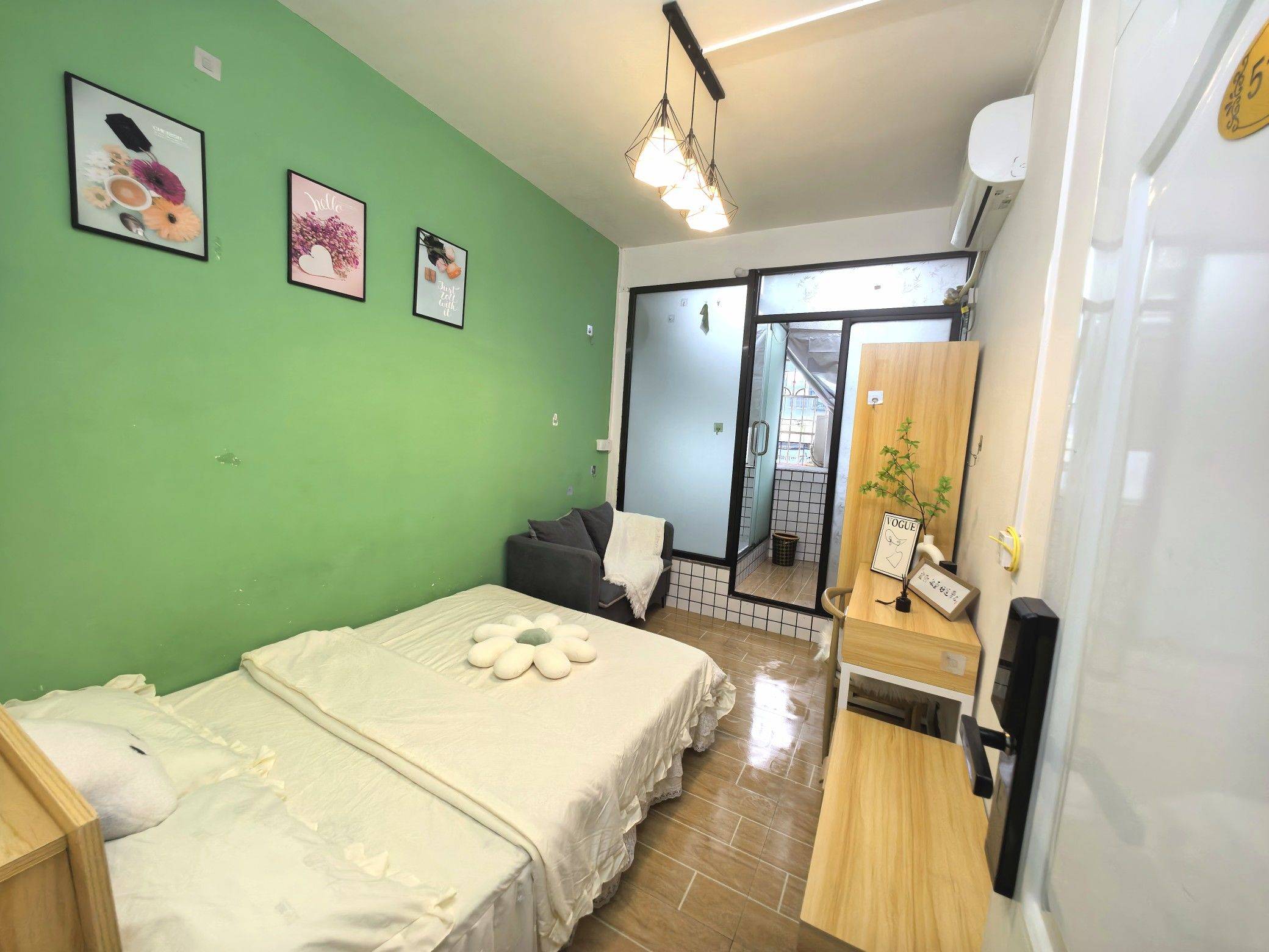 Changsha-Yuhua-Cozy Home,Clean&Comfy,No Gender Limit,Hustle & Bustle,“Friends”,Chilled,LGBTQ Friendly