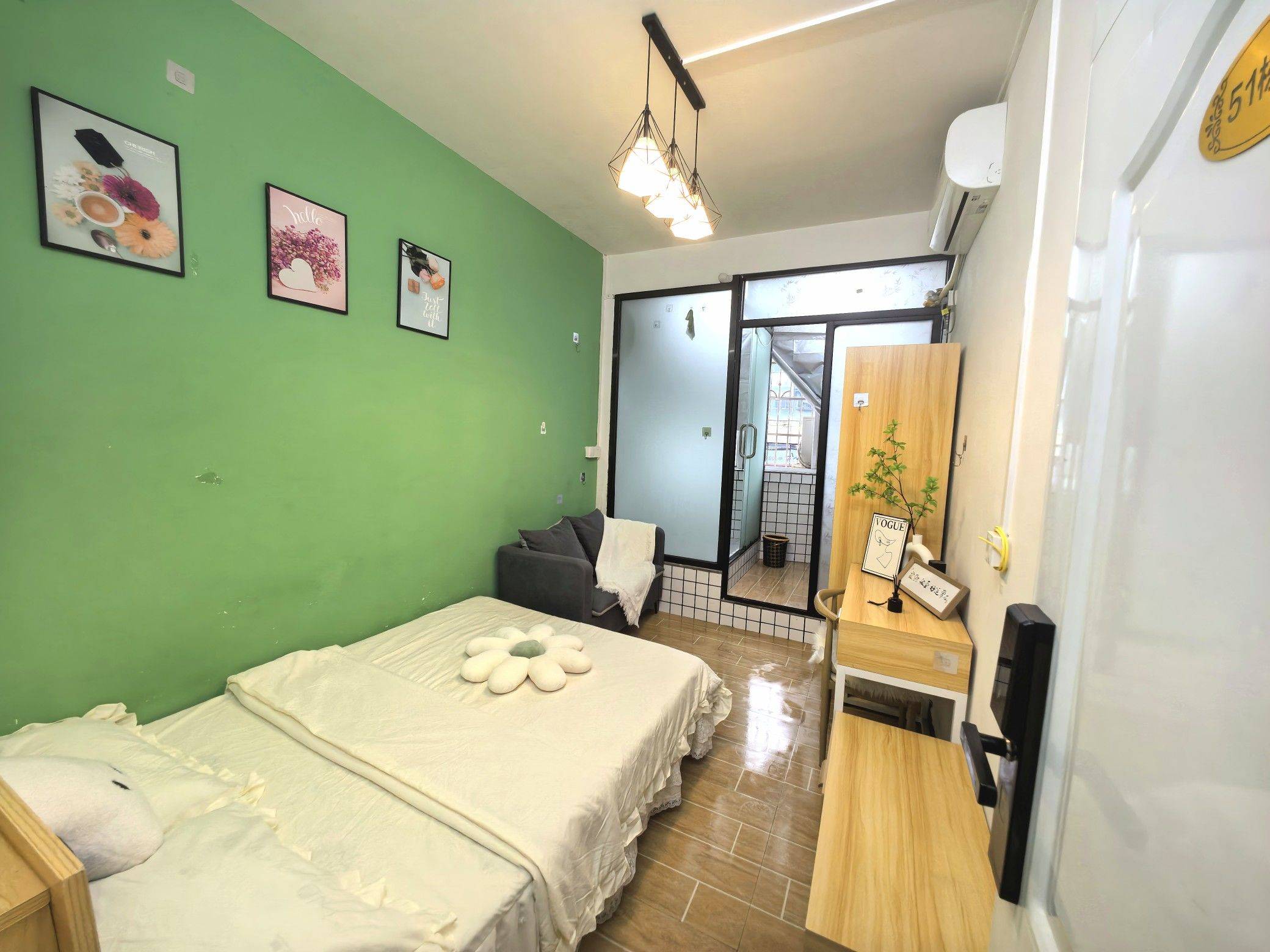 Changsha-Yuhua-Cozy Home,Clean&Comfy,No Gender Limit,Hustle & Bustle,“Friends”,Chilled,LGBTQ Friendly