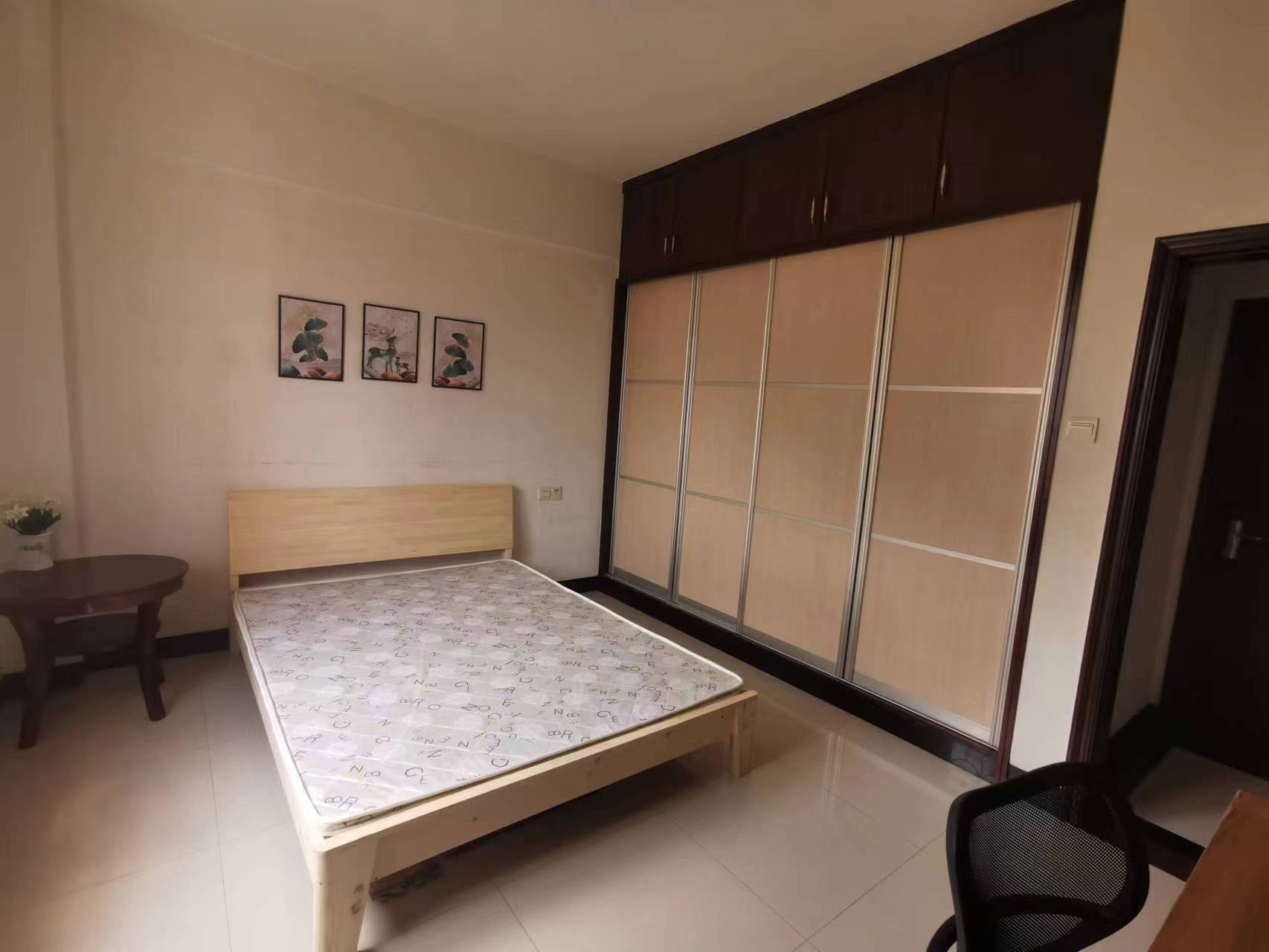 Guangzhou-Tianhe-Cozy Home,Clean&Comfy,No Gender Limit,Hustle & Bustle,Chilled,Pet Friendly