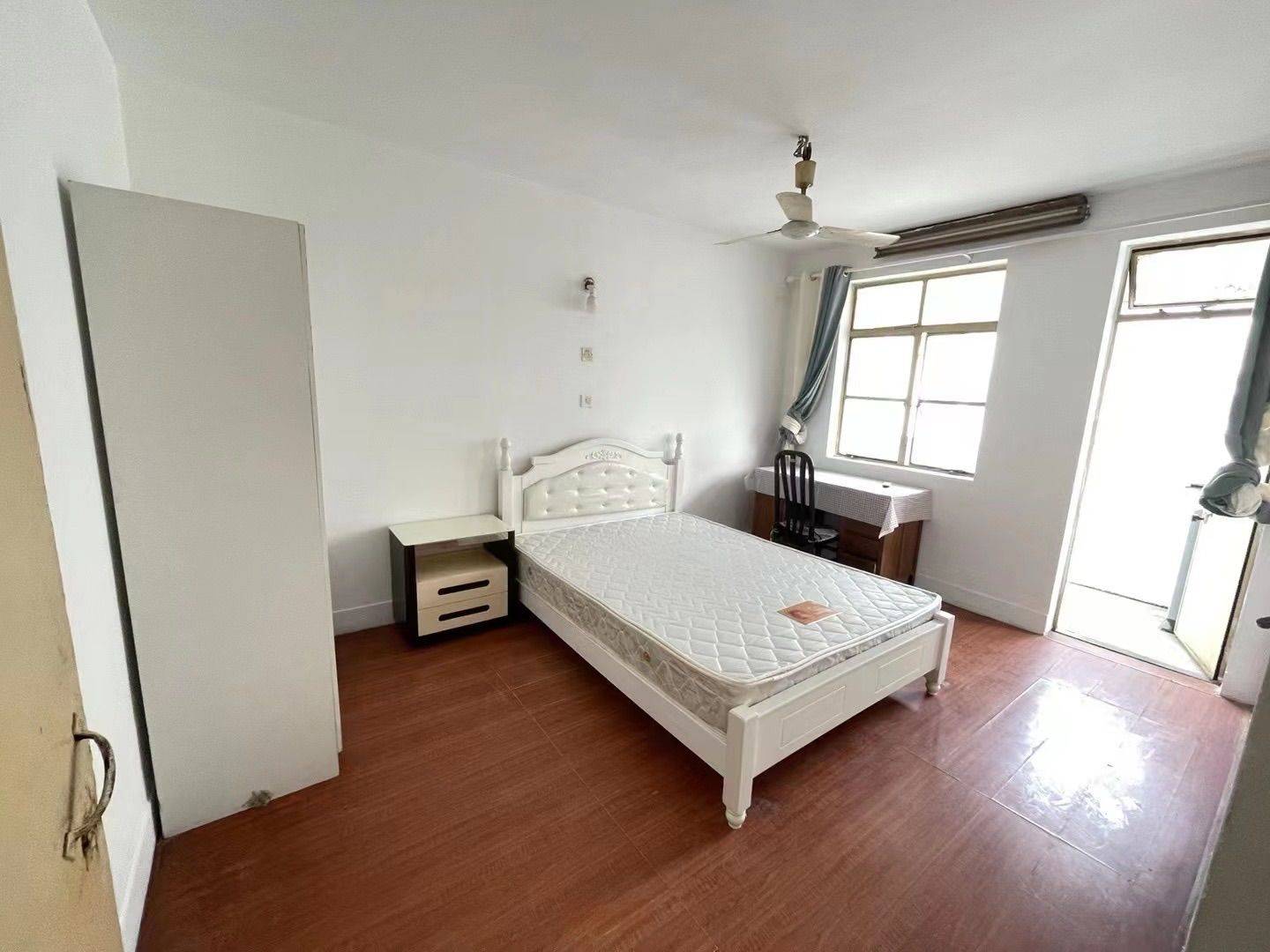 Wuxi-Liangxi-Cozy Home,Clean&Comfy,No Gender Limit,Hustle & Bustle,Chilled