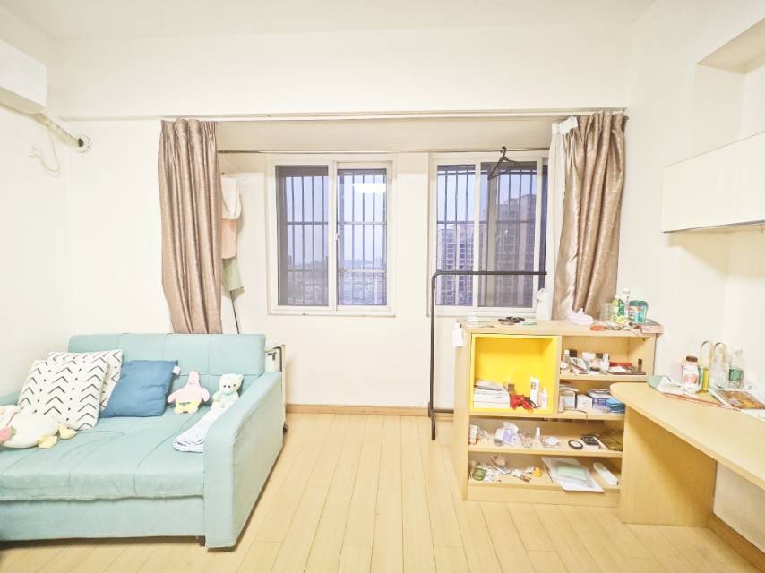 Wuhan-Hongshan-Cozy Home,Clean&Comfy,No Gender Limit,Hustle & Bustle,“Friends”,Chilled,LGBTQ Friendly,Pet Friendly