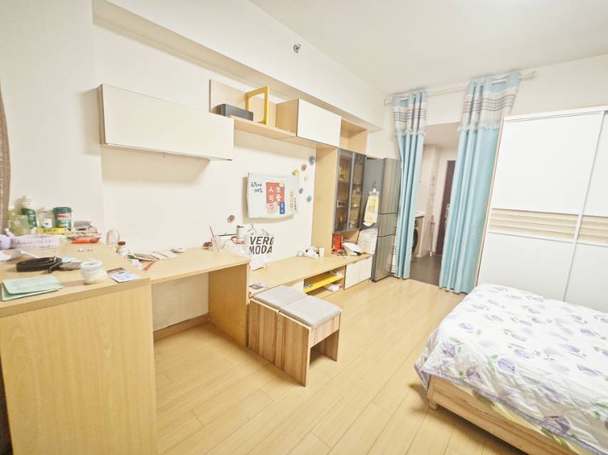 Wuhan-Hongshan-Cozy Home,Clean&Comfy,No Gender Limit,Hustle & Bustle,Chilled