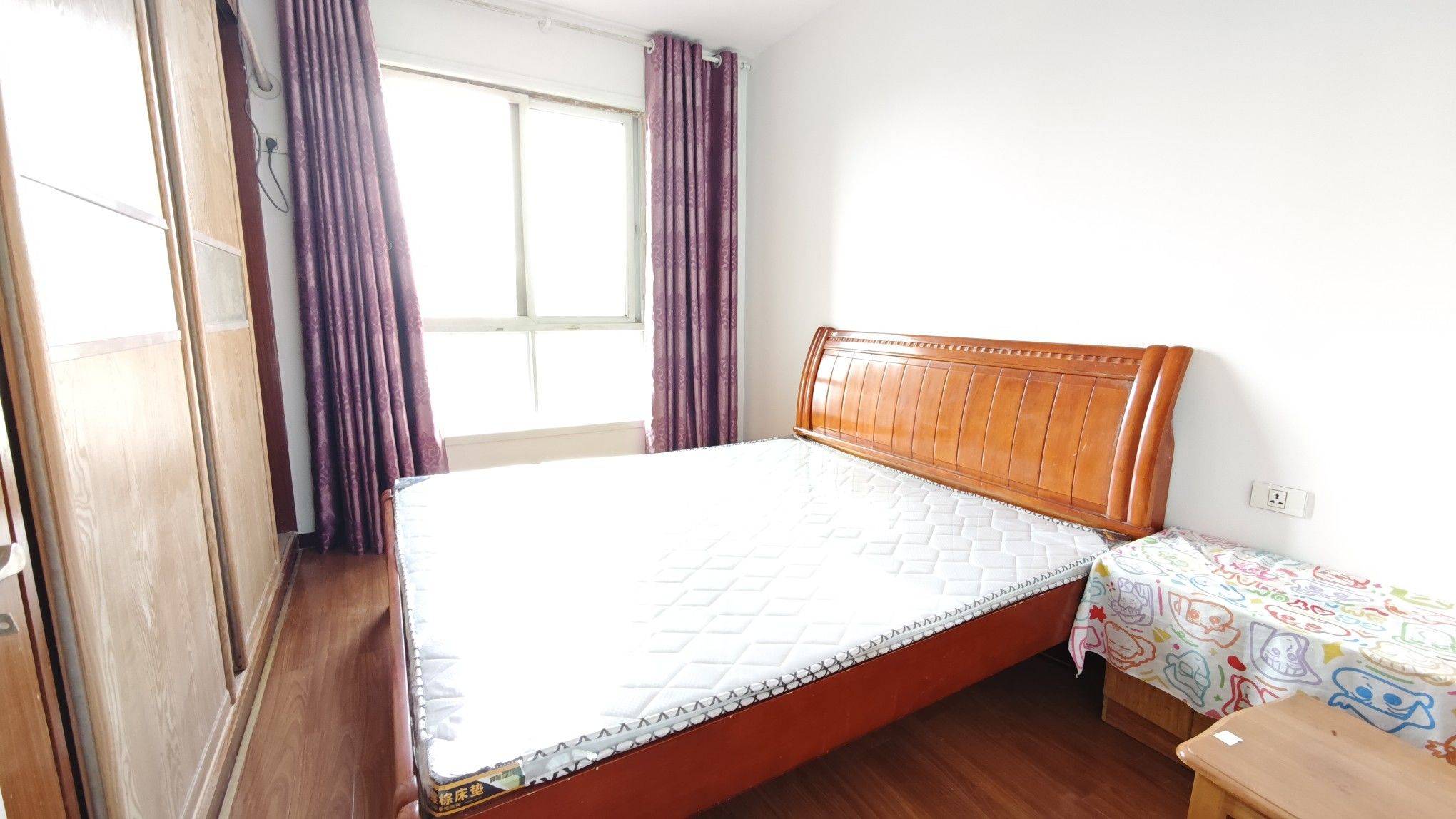 Wuhan-Hongshan-Cozy Home,Clean&Comfy,No Gender Limit,Hustle & Bustle,Chilled