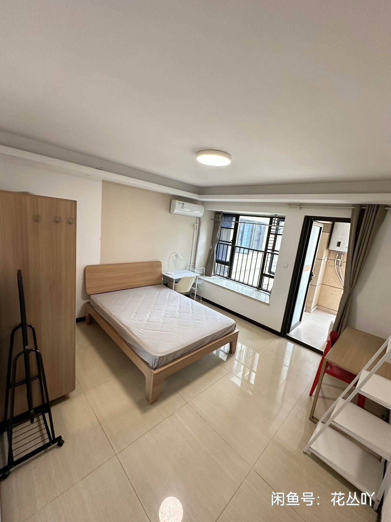 Wuhan-Hongshan-Cozy Home,Clean&Comfy,No Gender Limit,Hustle & Bustle,“Friends”,Chilled