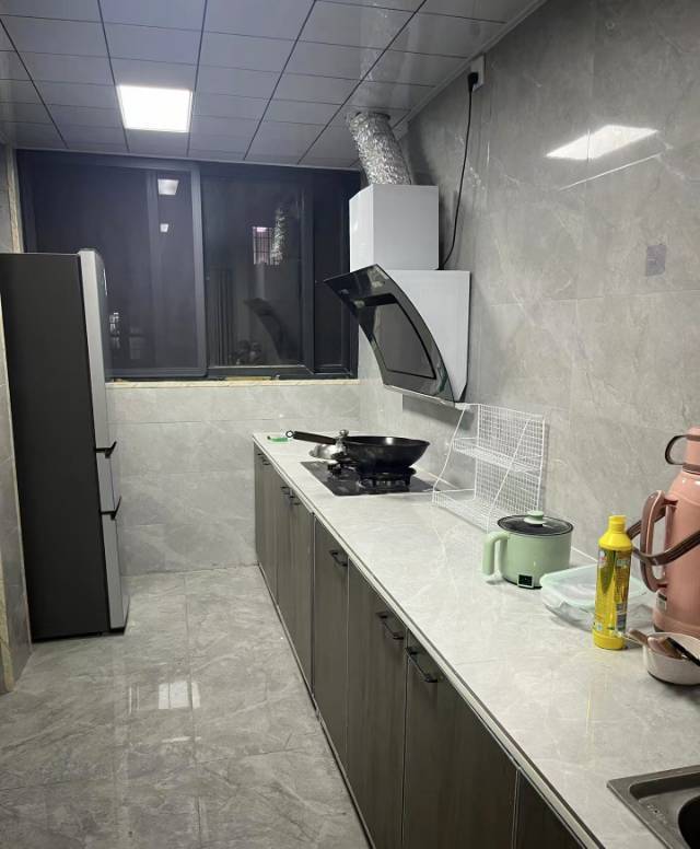 Wuhan-Wuchang-落地窗,复式楼,双地铁,便宜,地铁房,急租,价格低,方便,Sublet,Single Apartment,Short Term,Shared Apartment,Seeking Flatmate,Long & Short Term,Long Term