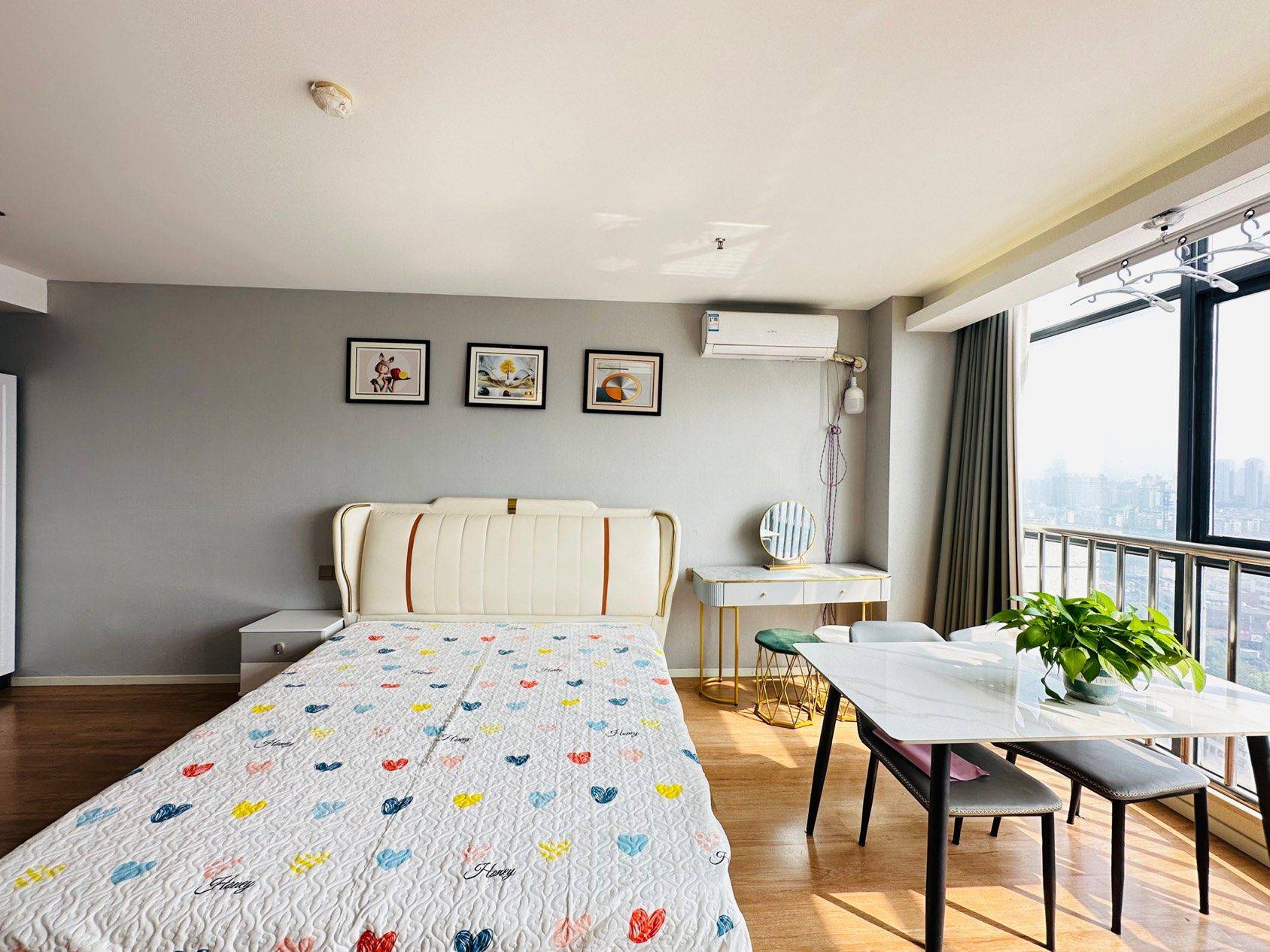 Wuxi-Liangxi-Cozy Home,Clean&Comfy,Hustle & Bustle,Chilled,Pet Friendly