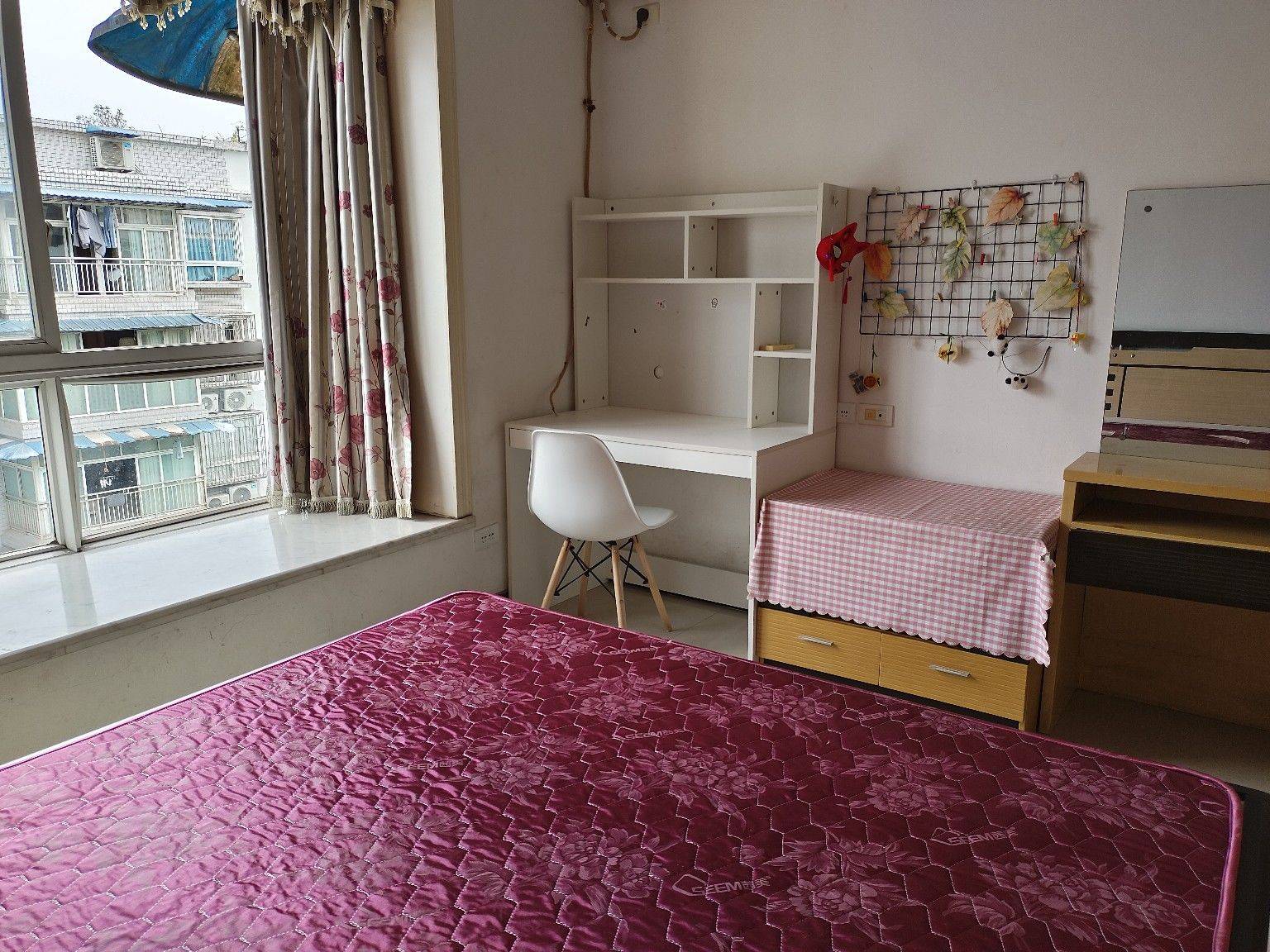 Chongqing-Yubei-Cozy Home,Clean&Comfy,No Gender Limit,Hustle & Bustle,“Friends”,Chilled,LGBTQ Friendly,Pet Friendly