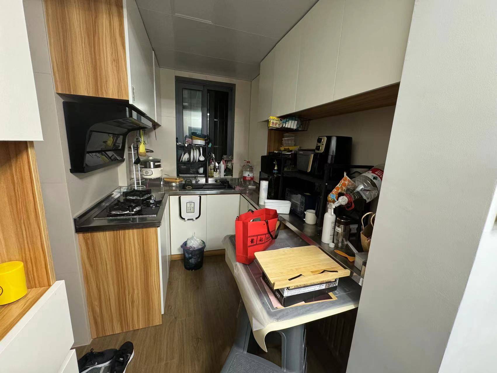 Shanghai-Pudong-Pet Friendly