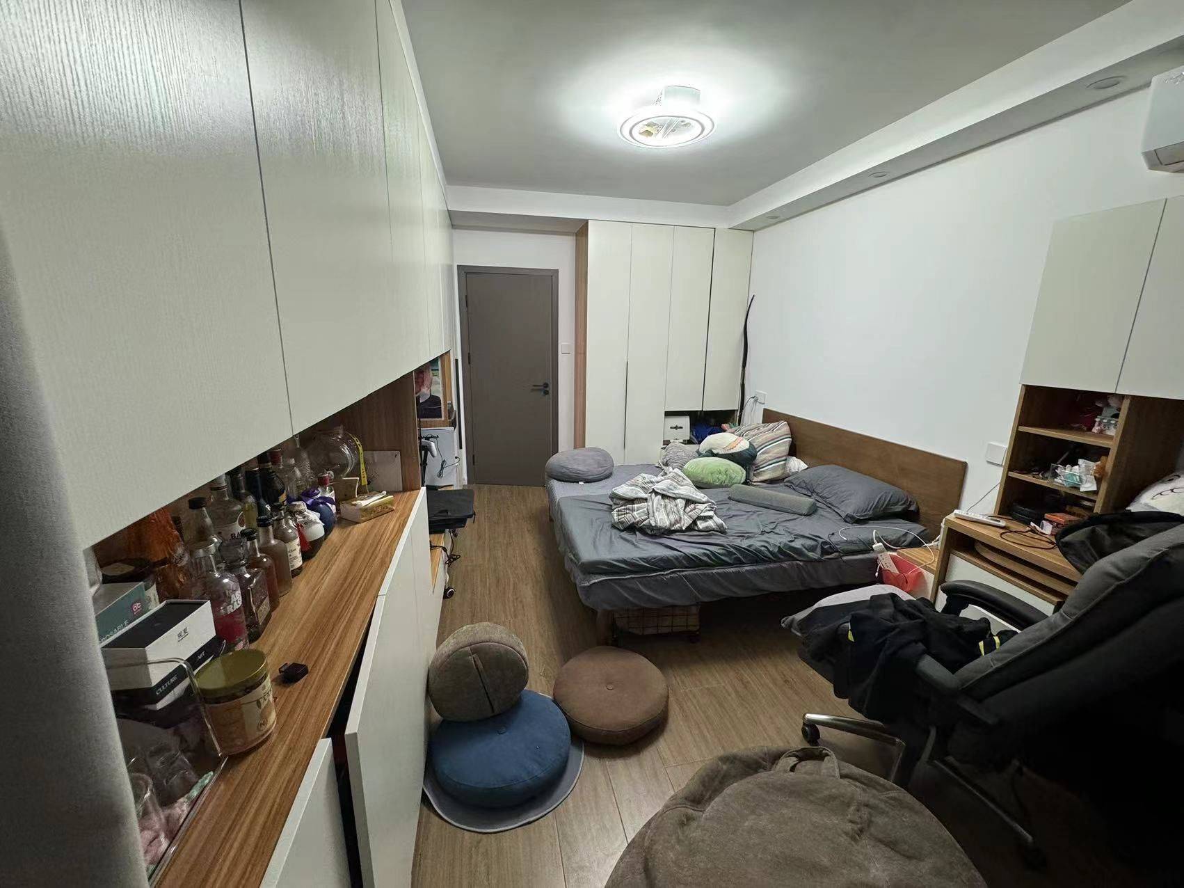 Shanghai-Pudong-Pet Friendly