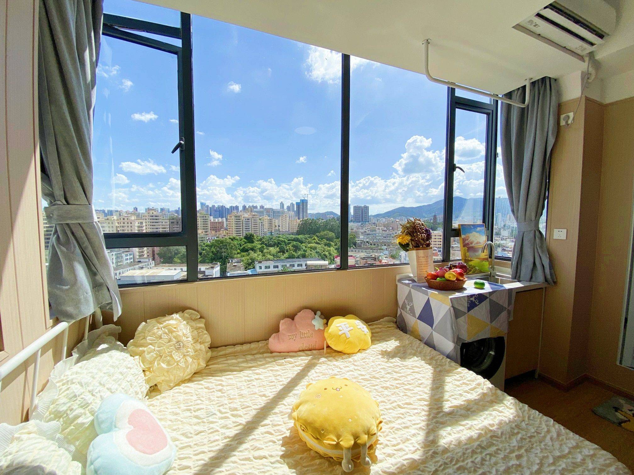 Shenzhen-Longhua-Cozy Home,Clean&Comfy,No Gender Limit,Hustle & Bustle,“Friends”,Chilled,LGBTQ Friendly,Pet Friendly