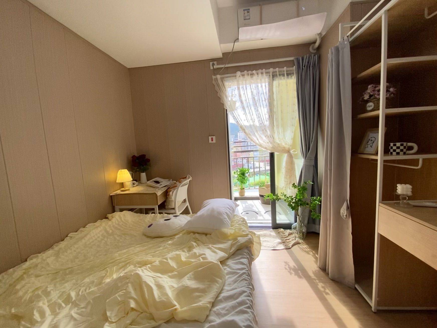 Shenzhen-Longhua-Cozy Home,Clean&Comfy,No Gender Limit,Hustle & Bustle,“Friends”,Chilled,LGBTQ Friendly,Pet Friendly