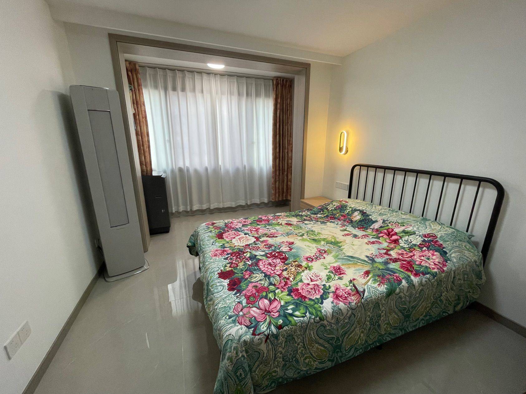Shanghai-Pudong-Cozy Home,Clean&Comfy,No Gender Limit,Hustle & Bustle,“Friends”,Chilled,LGBTQ Friendly