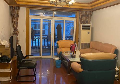 Jing‘An 花灵路1210弄35号楼501